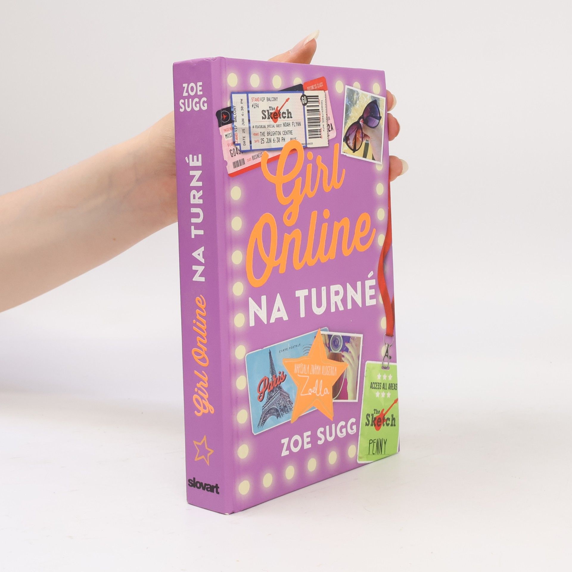 Zoe Sugg Girl Online na turné