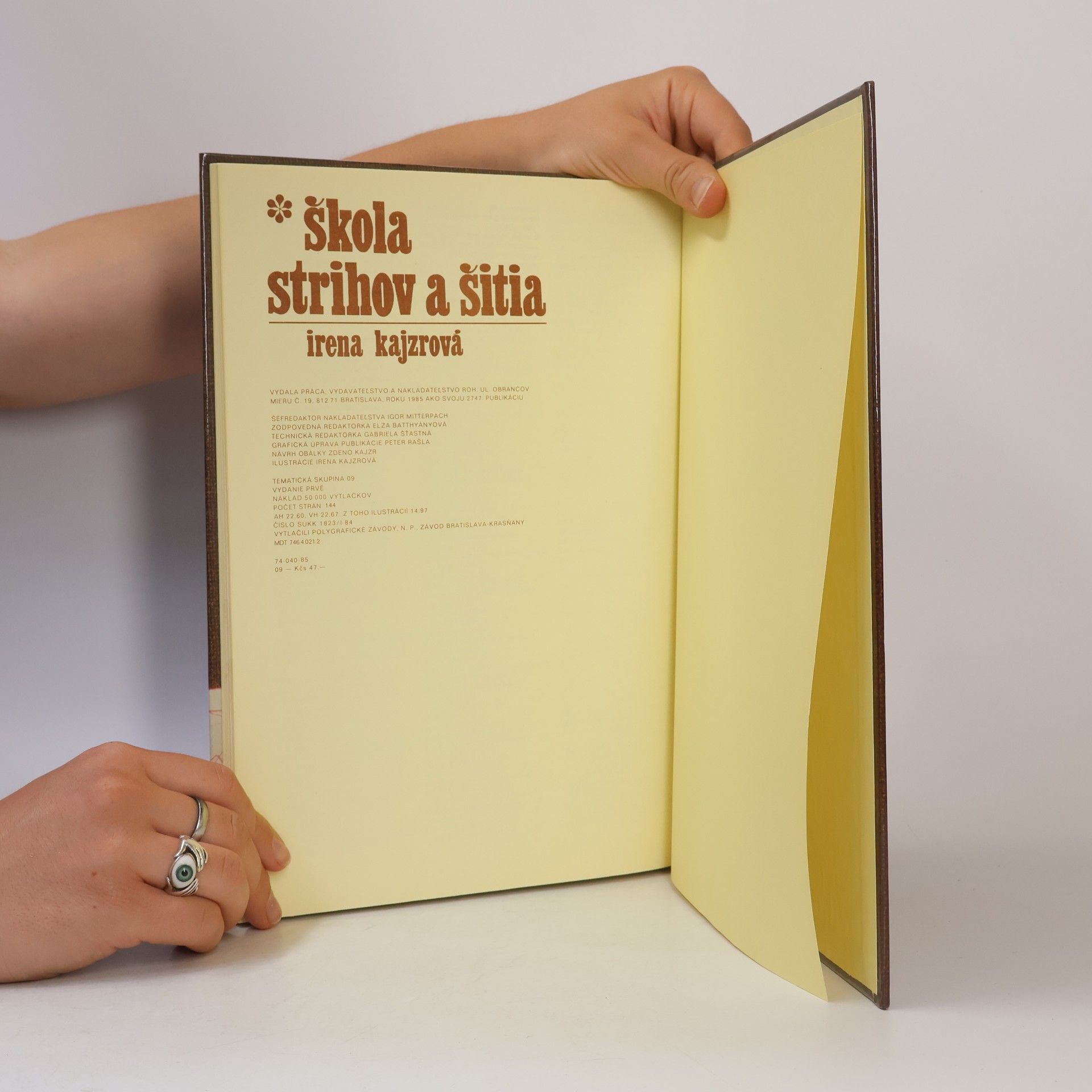 Irena Kajzrová Škola strihov a šitia
