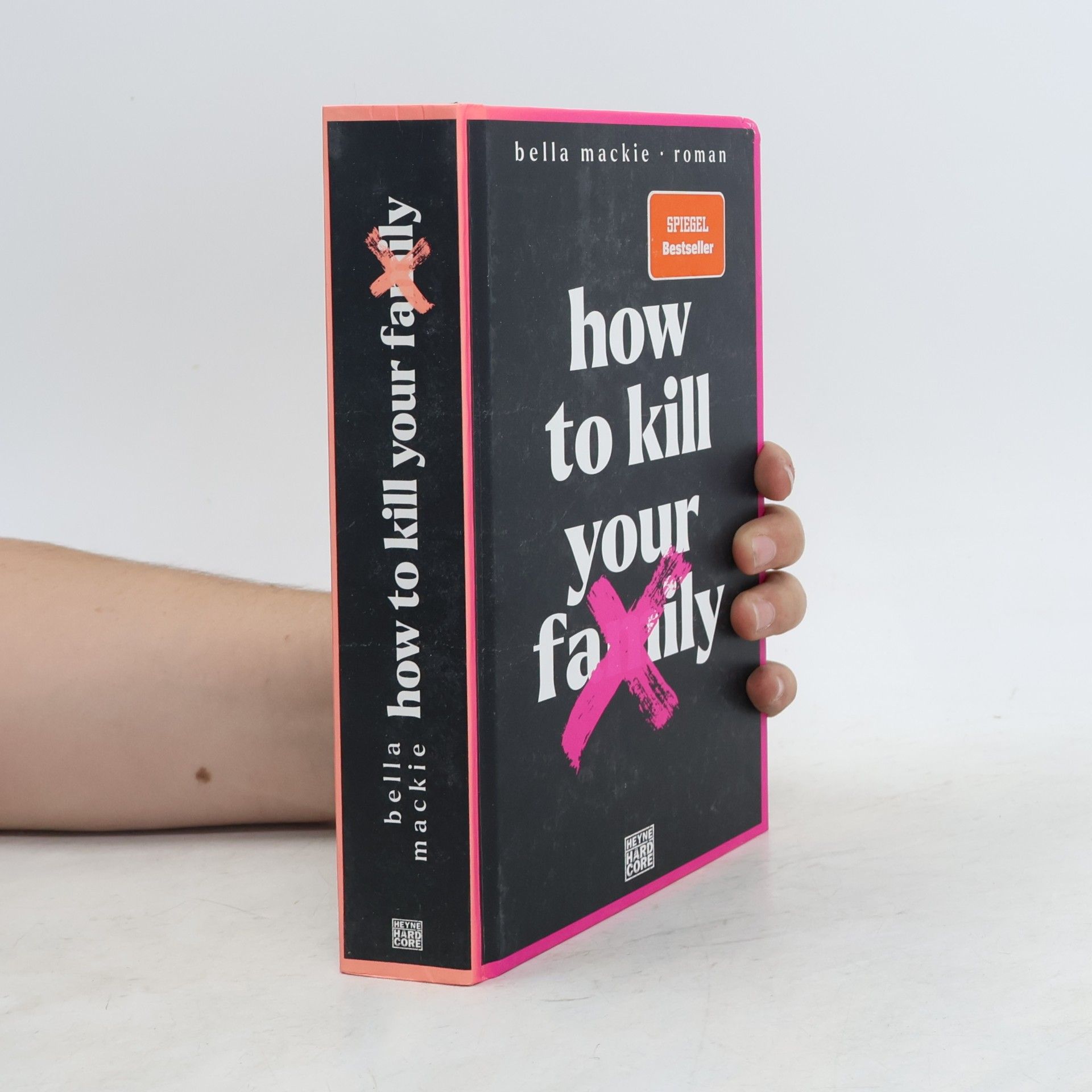 Bella Mackie How to Kill your Family