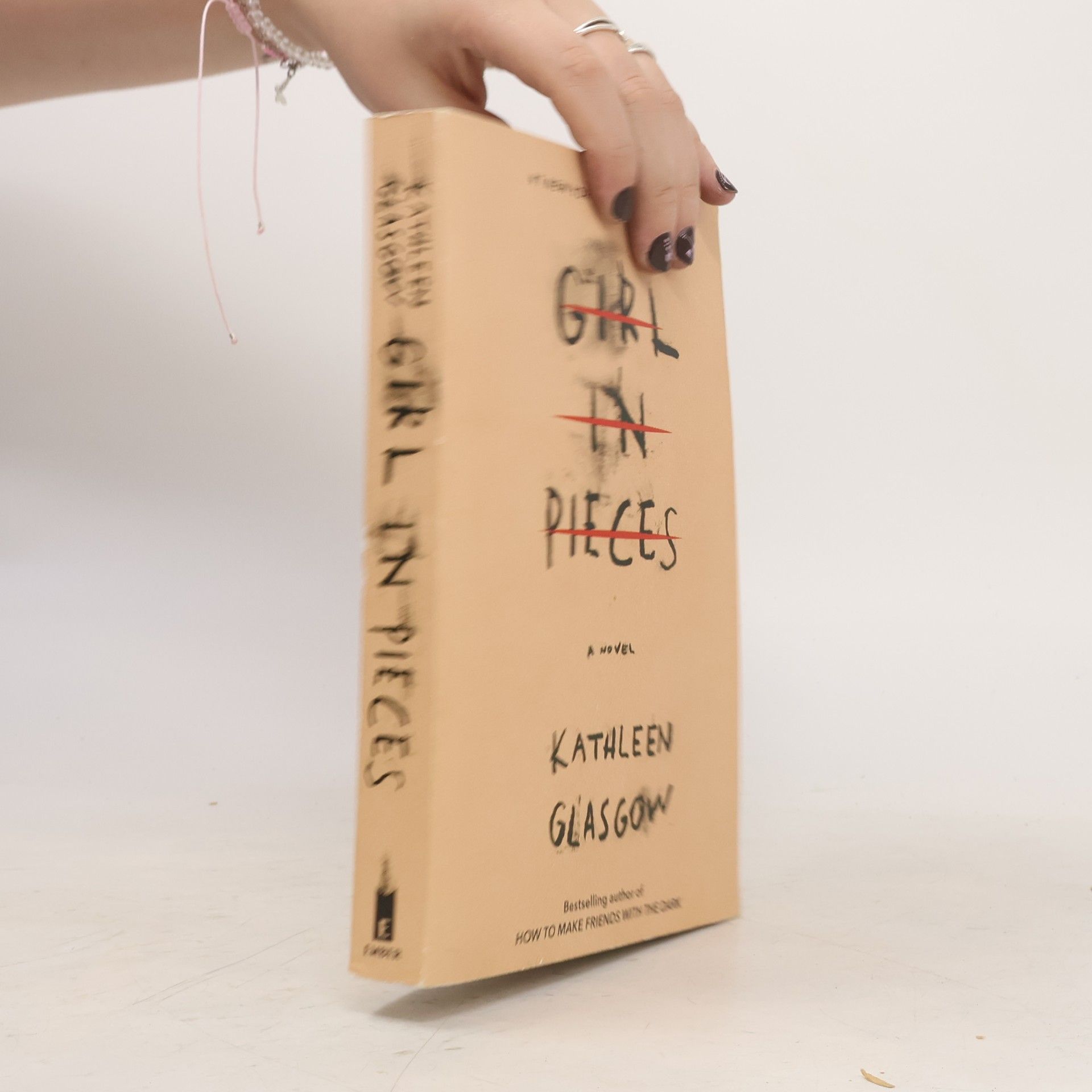 Kathleen Glasgow Girl in Pieces
