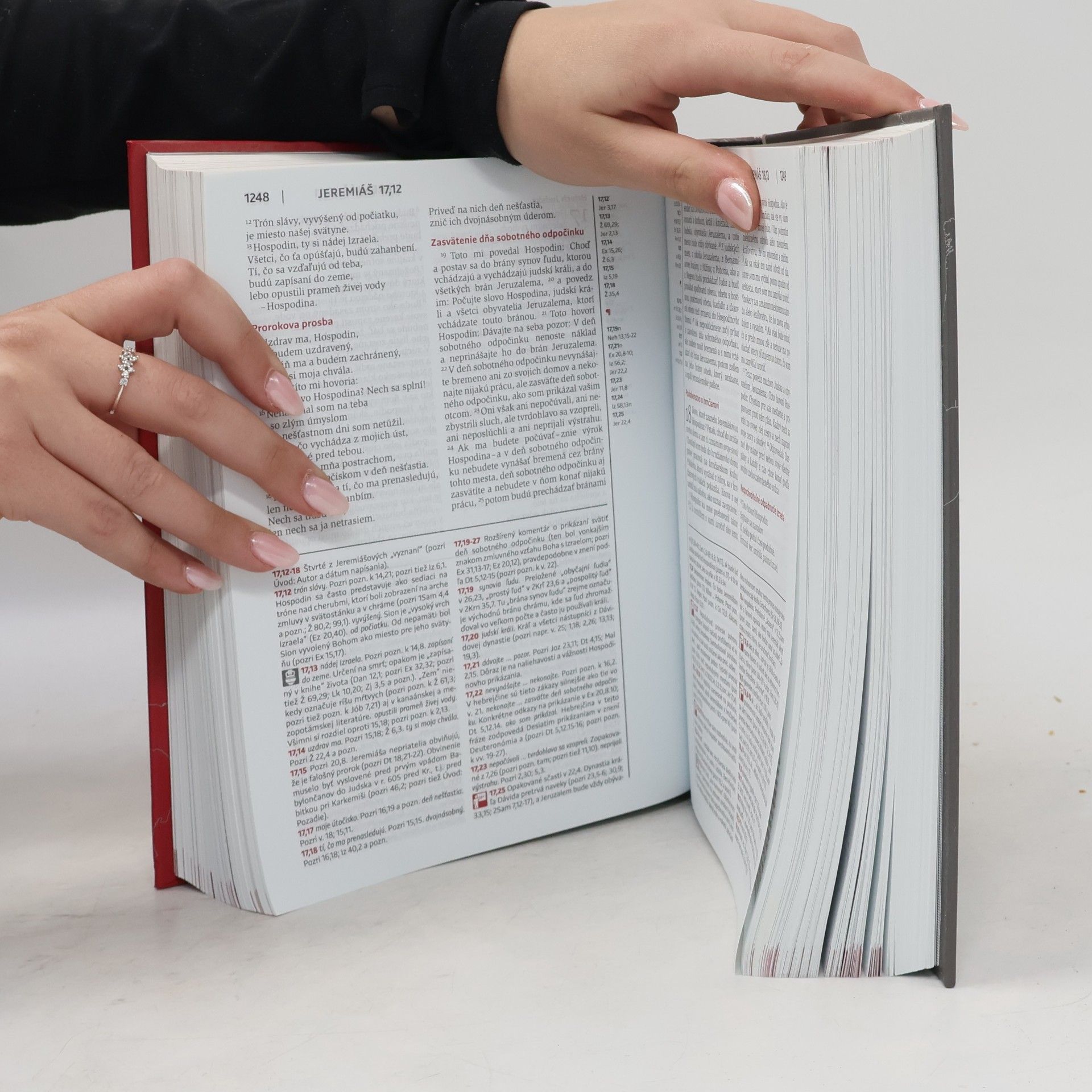 Auteurscollectief Študijná Biblia