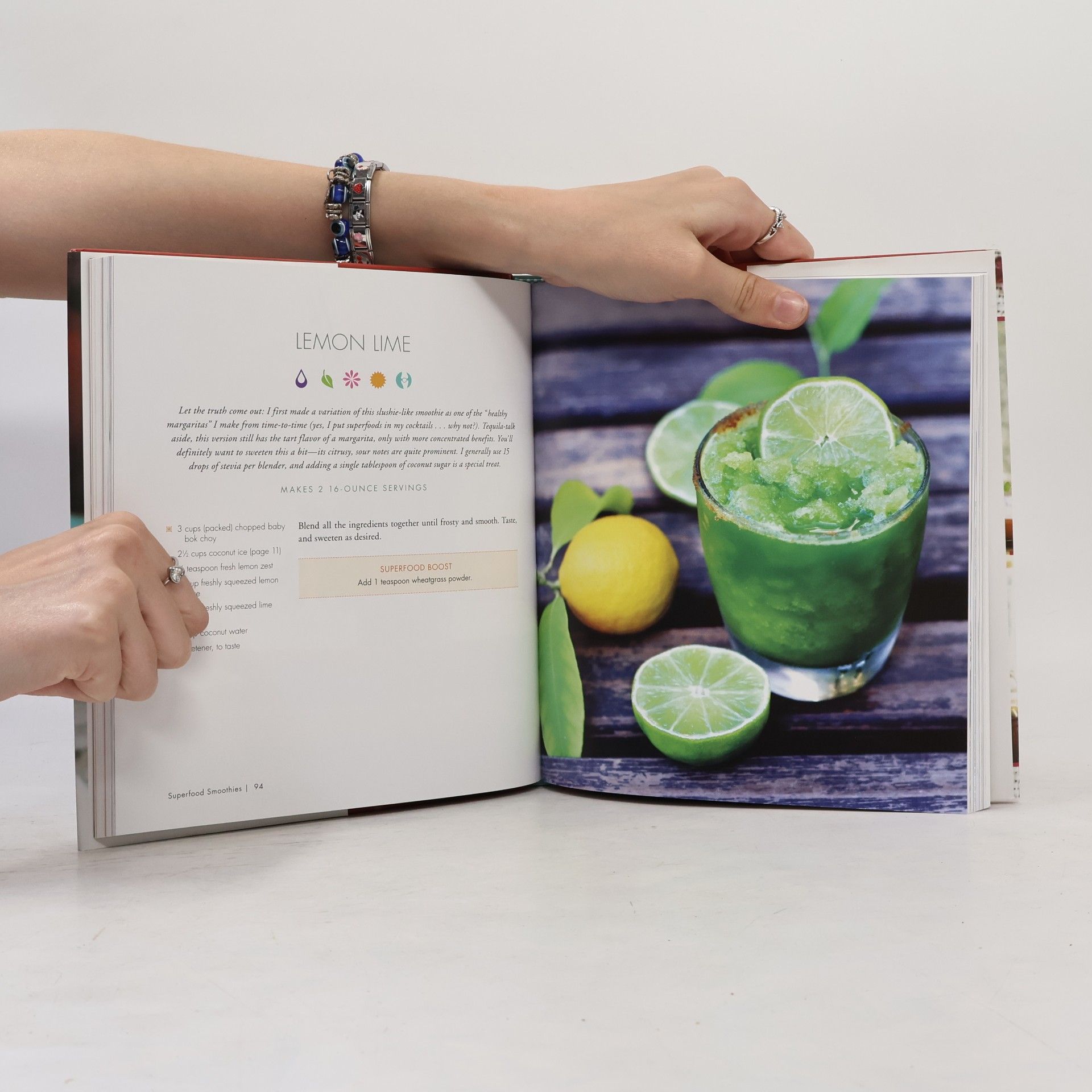 Julie Morris Superfood Smoothies - 100 Delicious, Energizing & Nutrient-dense Recipes