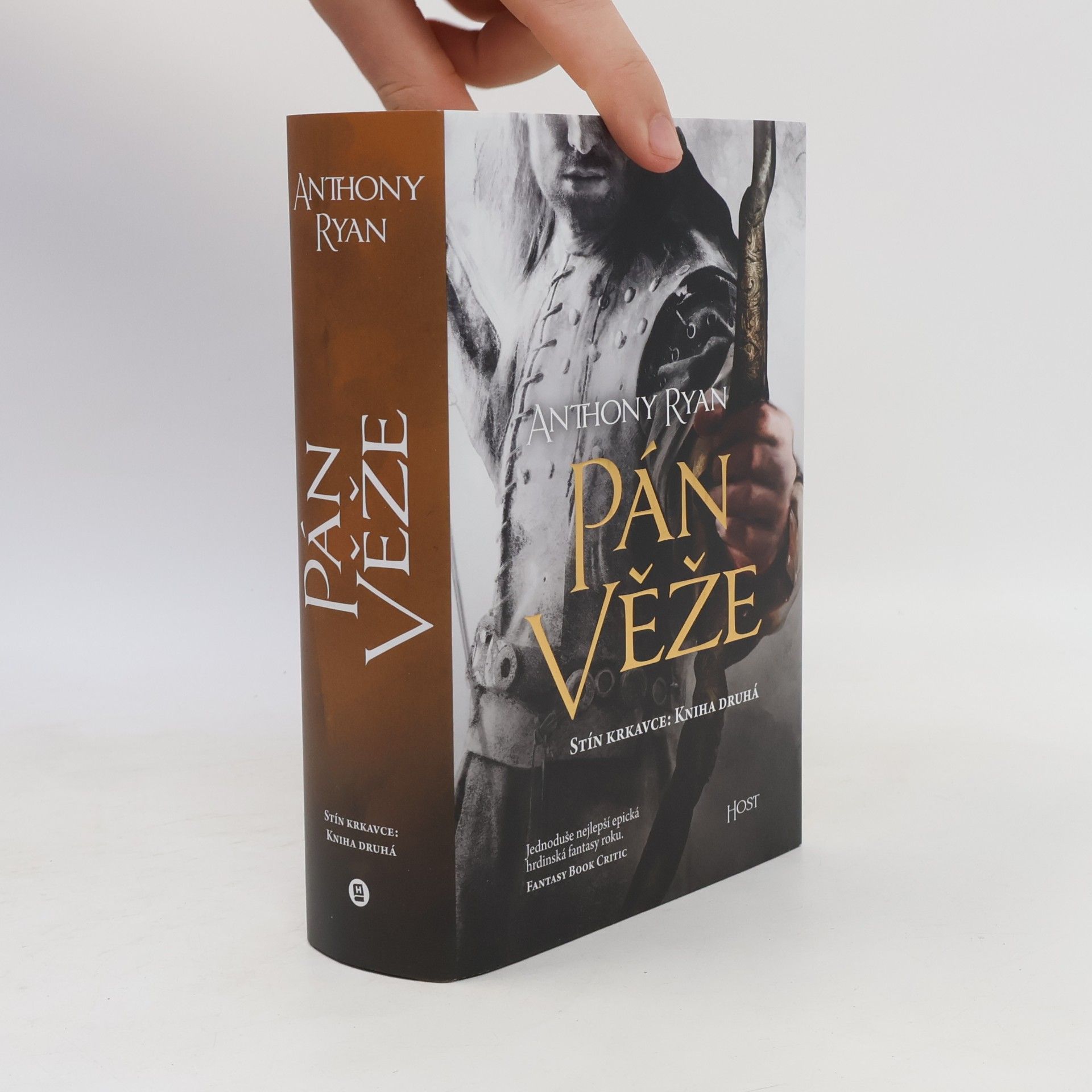 Anthony Ryan Pán věže: stín krkavce. Kniha druhá