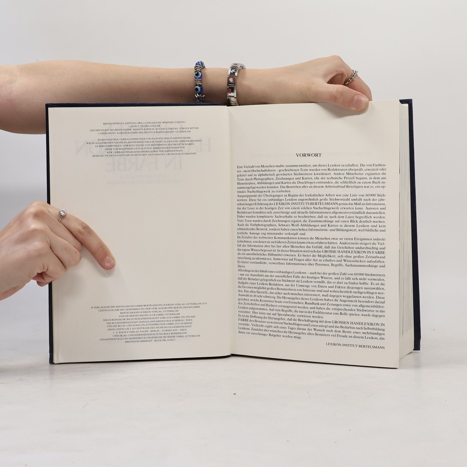 Various authors Grosses Hand Lexikon in Farbe