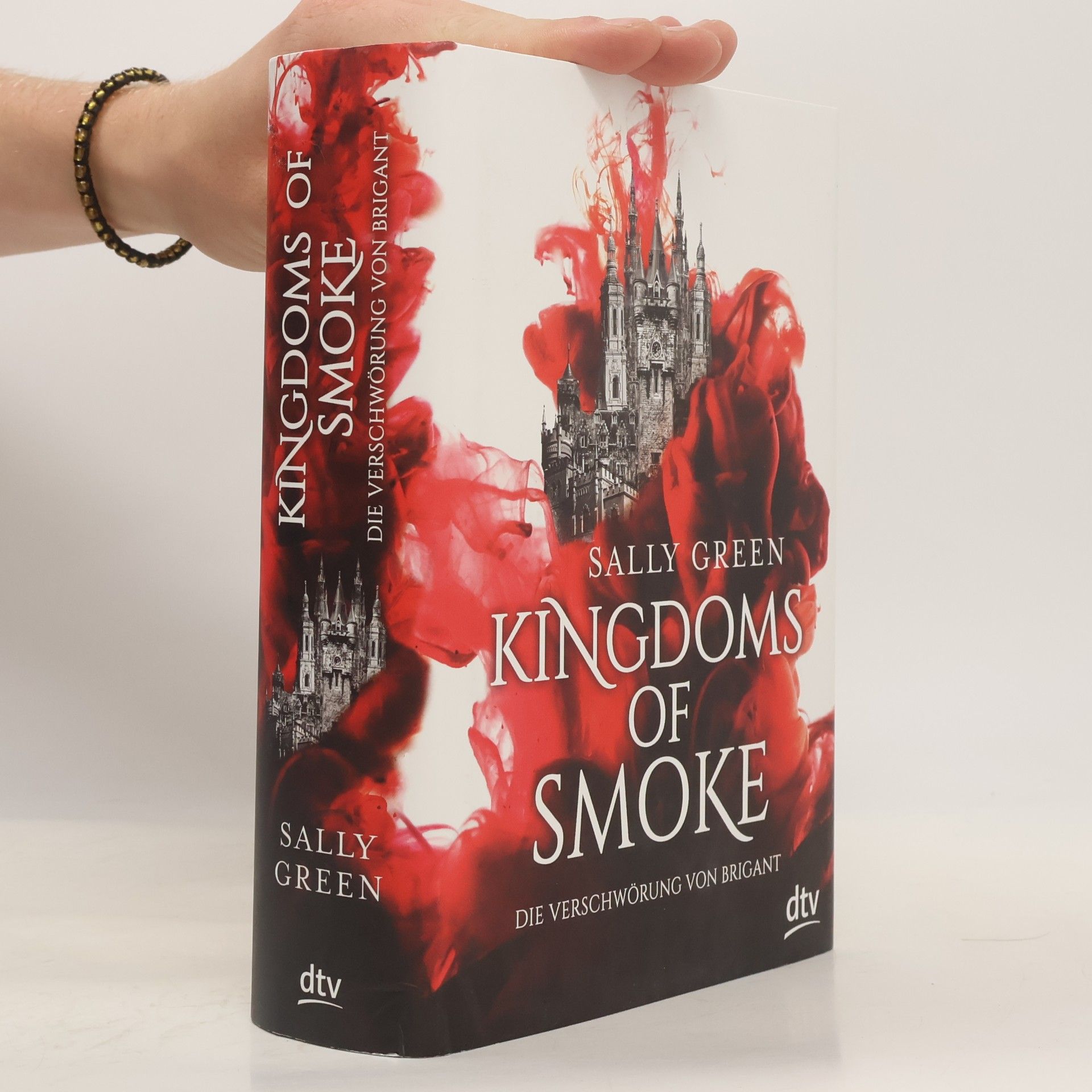Sally Green Kingdoms of Smoke
