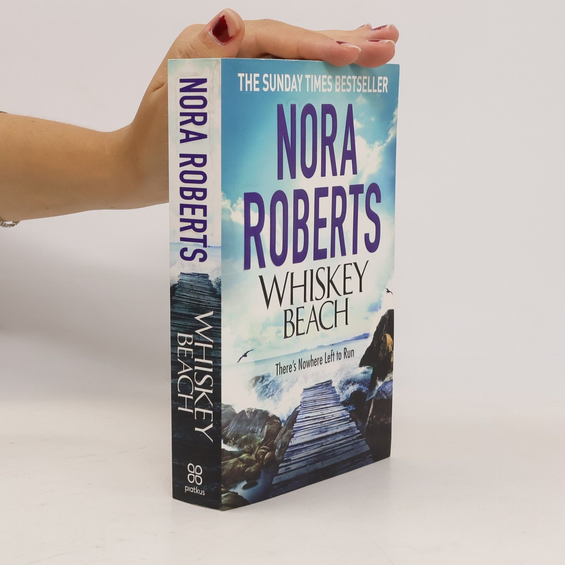 Nora Roberts Whiskey Beach