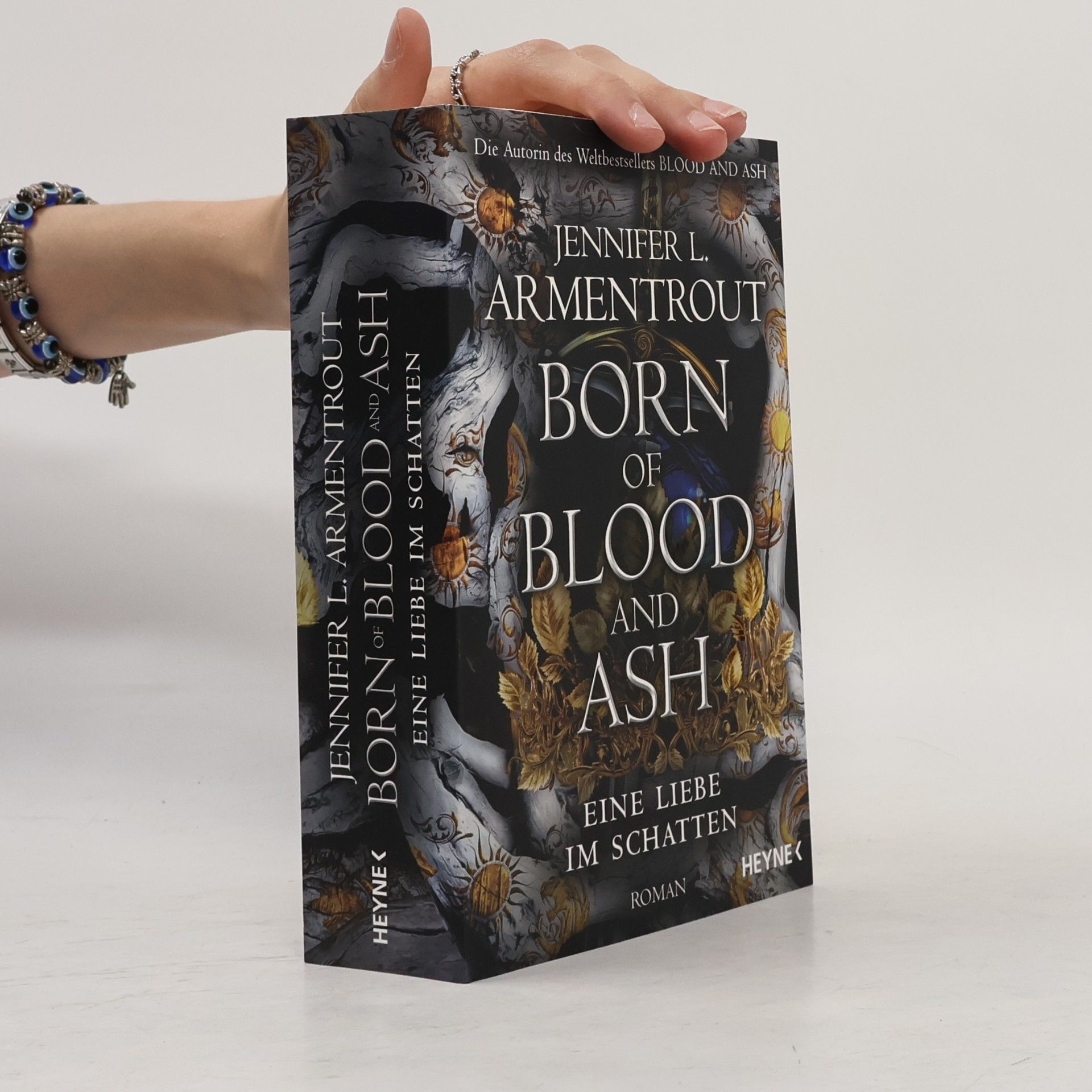 Jennifer Armentrout Born of Blood and Ash