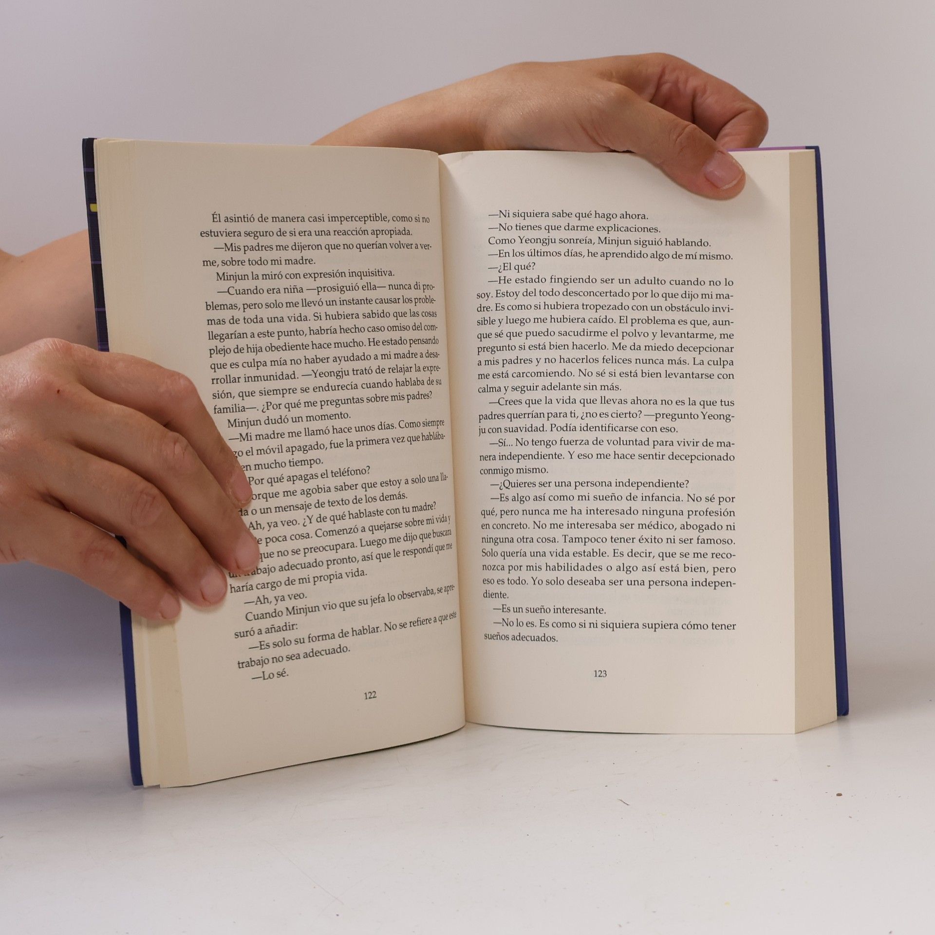 Hwang Bo-reum Bienvenidos a la librería Hyunam-Dong