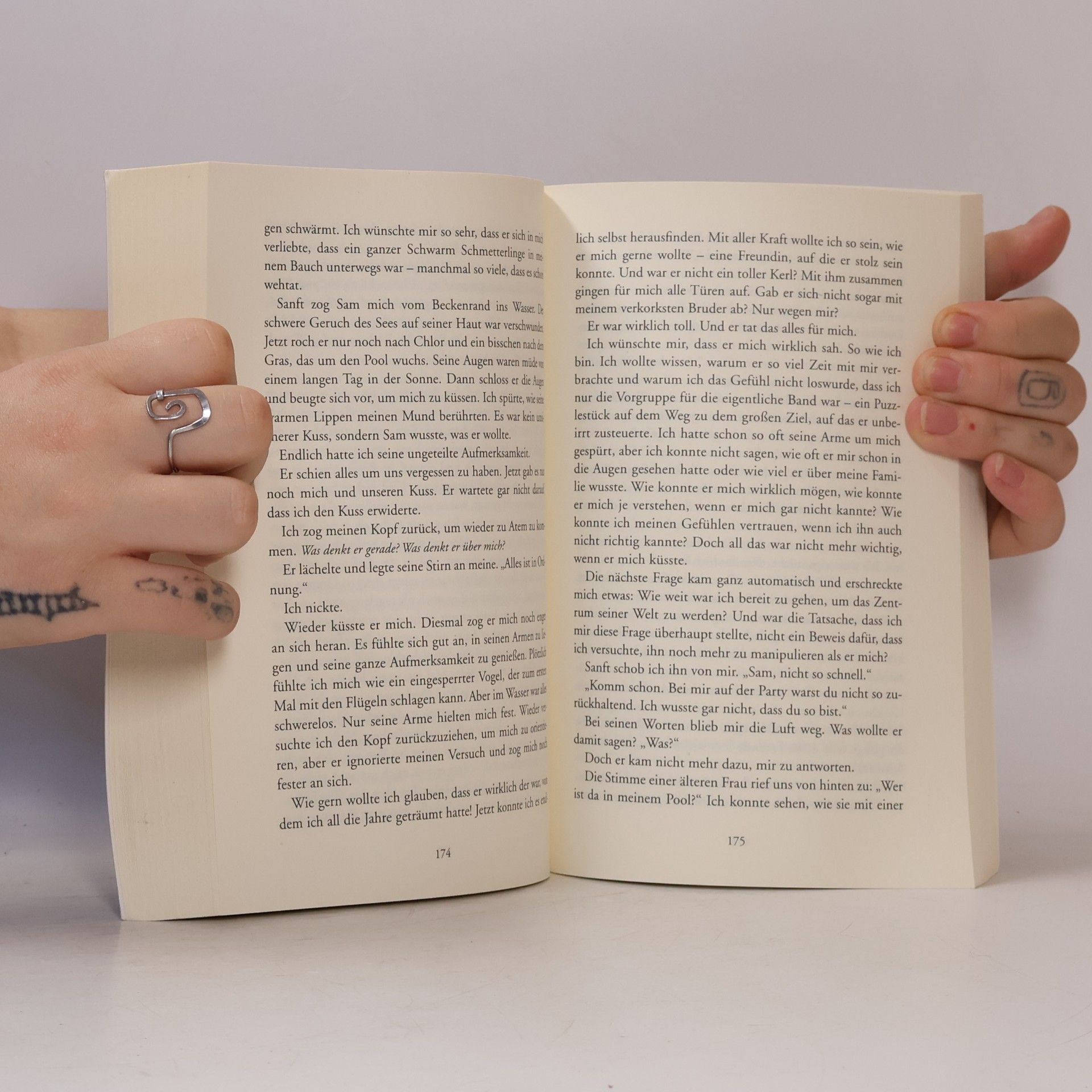 Nicole Quigley Hell wie der Mond und tief wie der Ozean