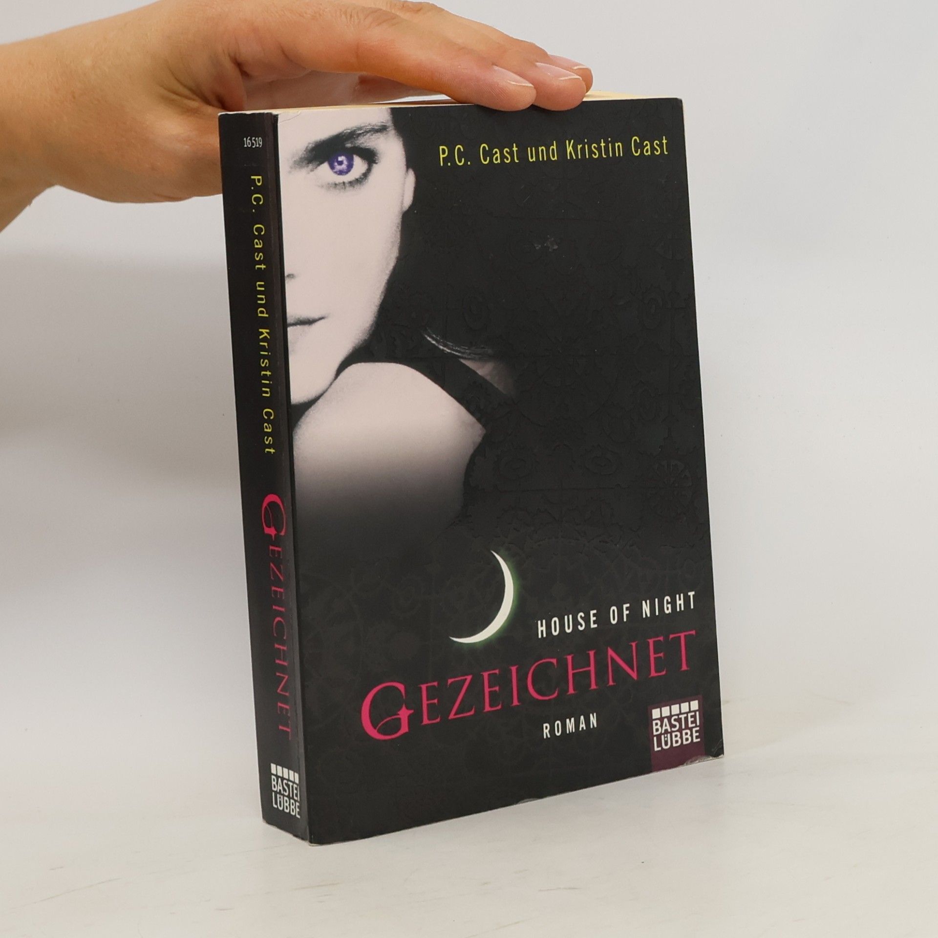 Phyllis Christine Cast Gezeichnet