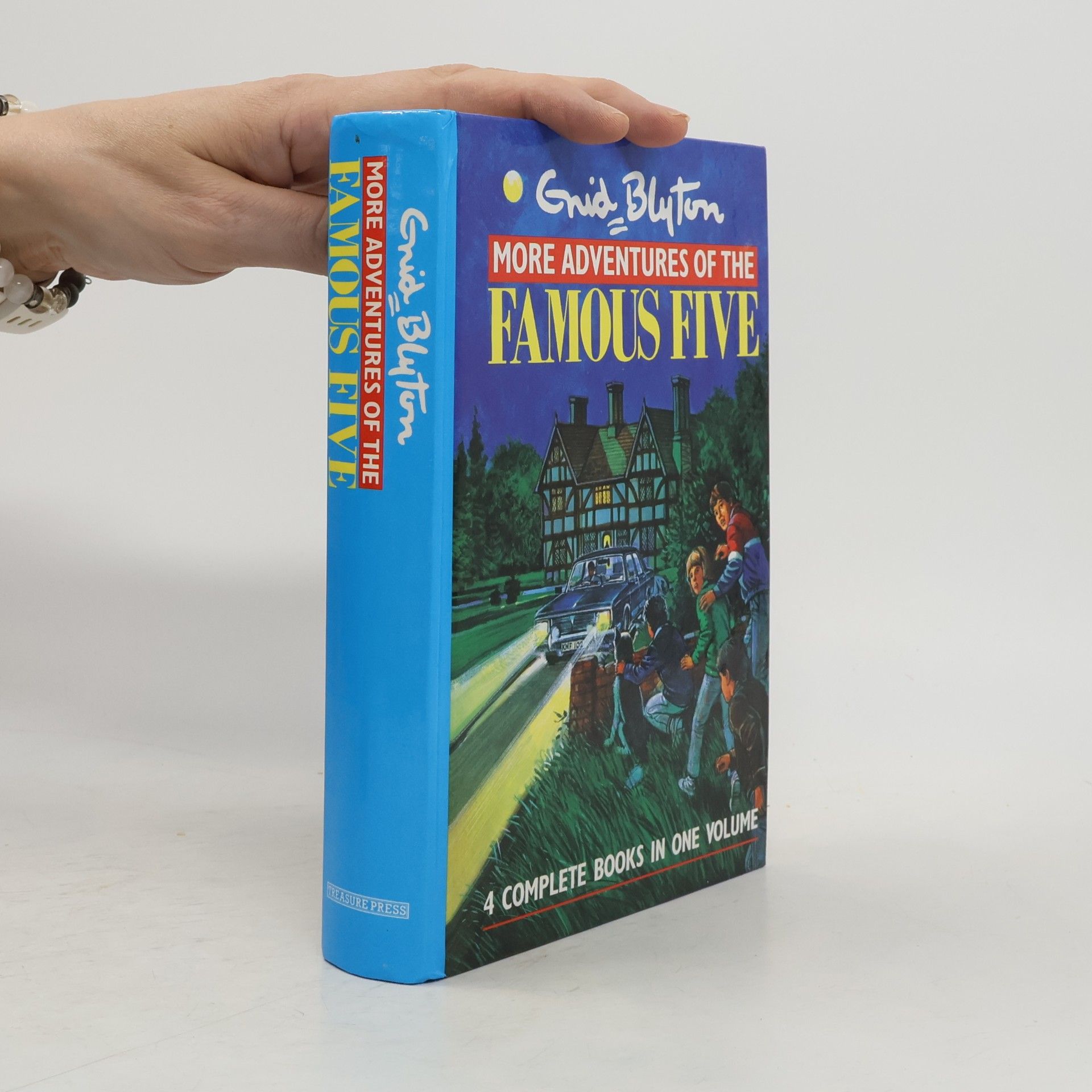 Enid Blyton More Adventures of the Famous Five : [4 complete books in one volume]