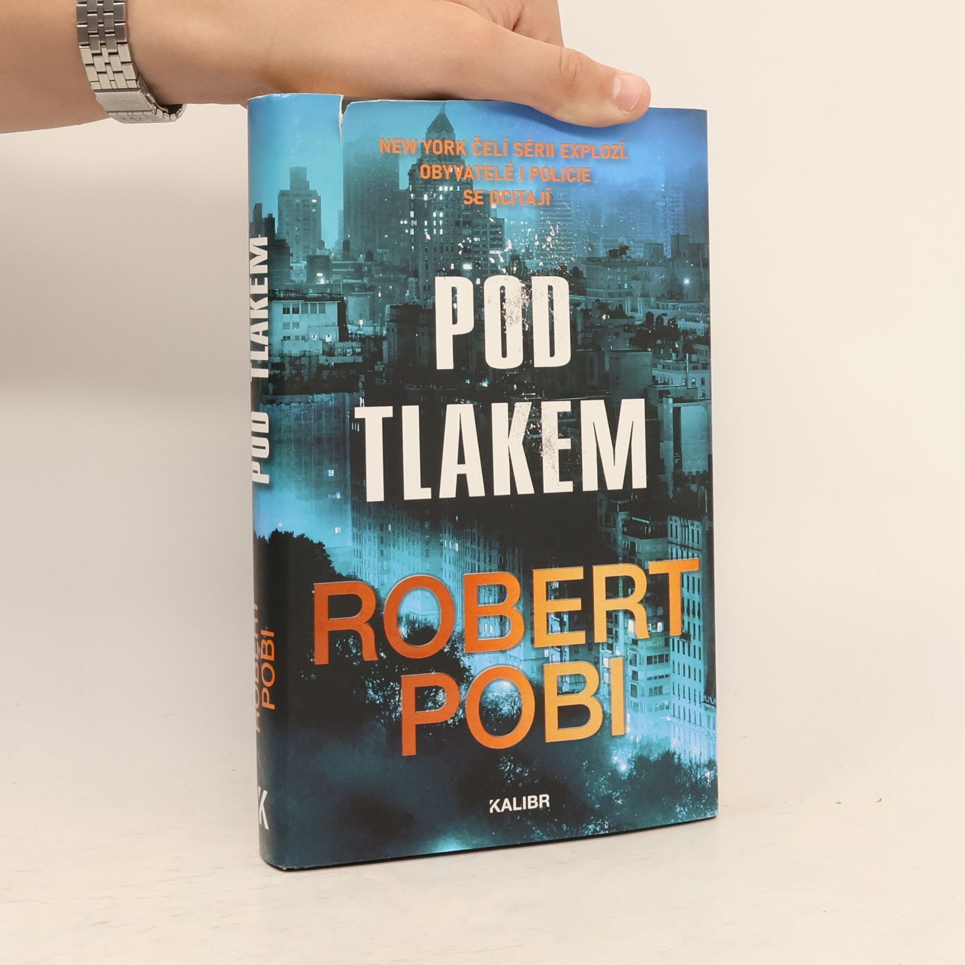 Robert Pobi Pod tlakem