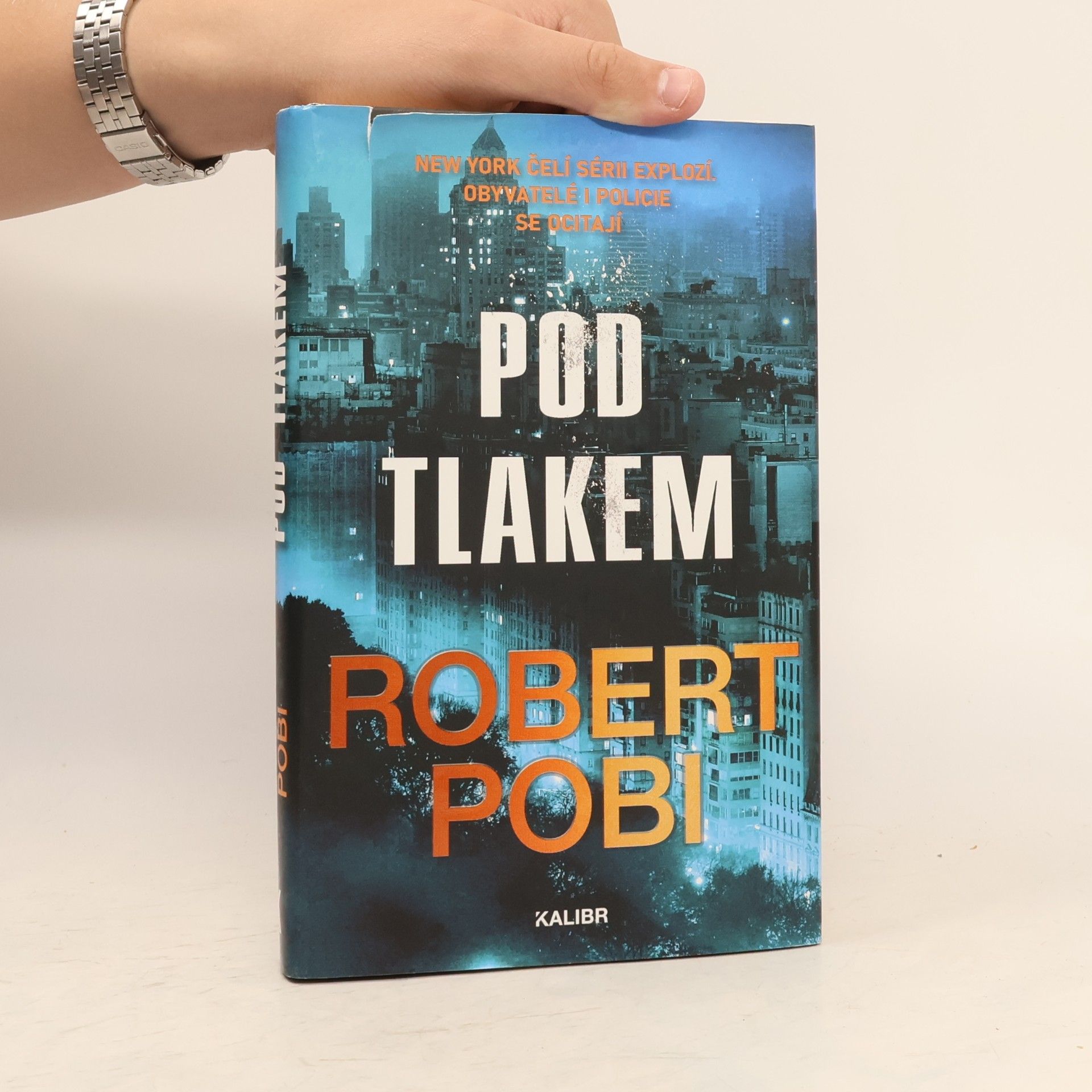 Robert Pobi Pod tlakem