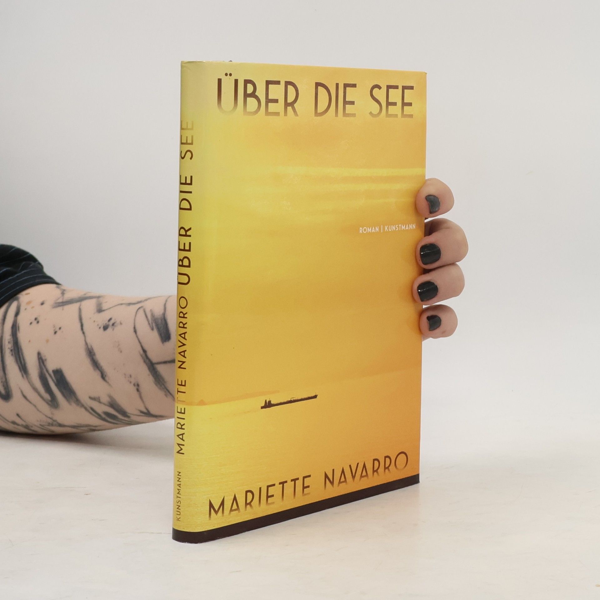 Mariette Navarro Über die See