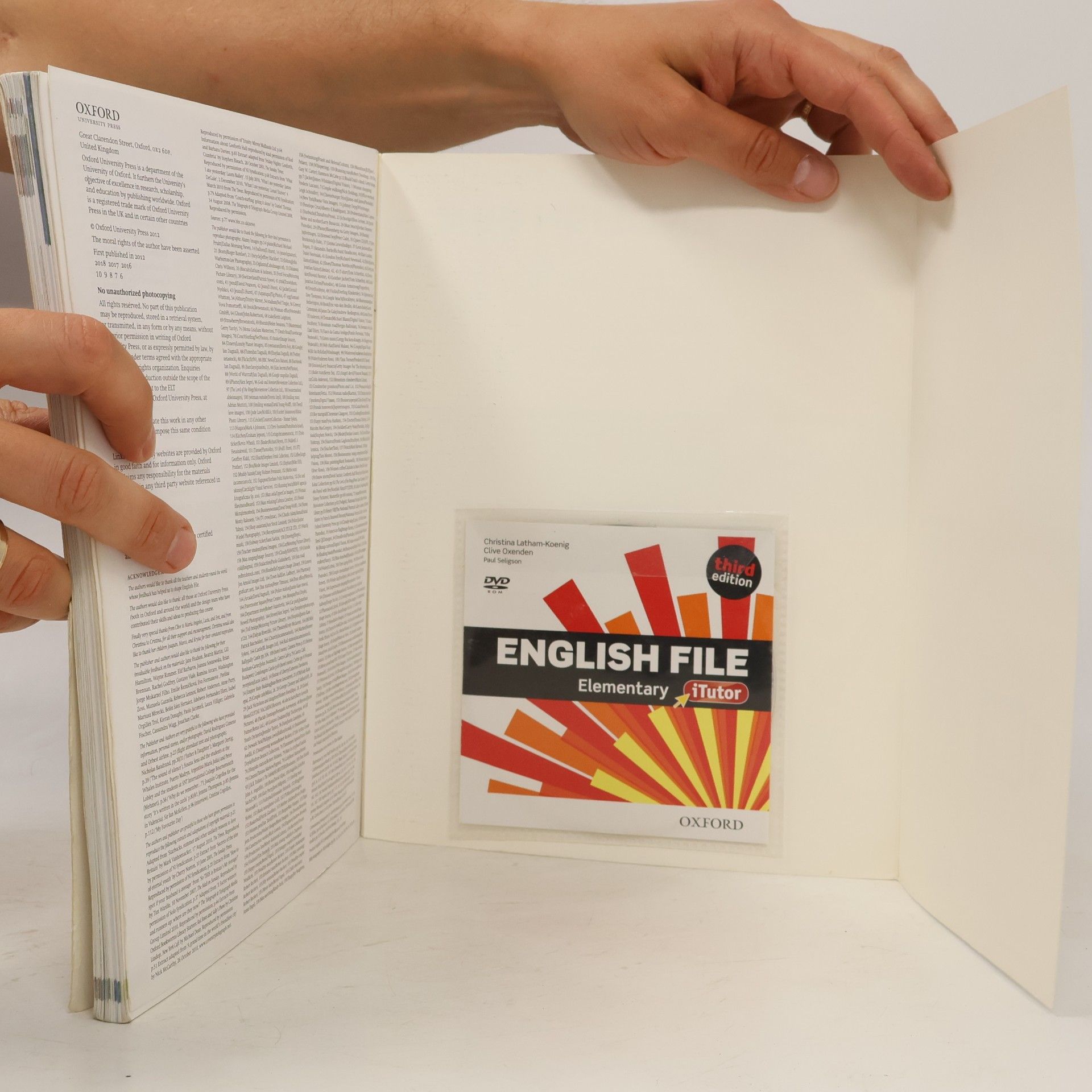 Christina Latham-Koenig English file : Elementary. Student's book