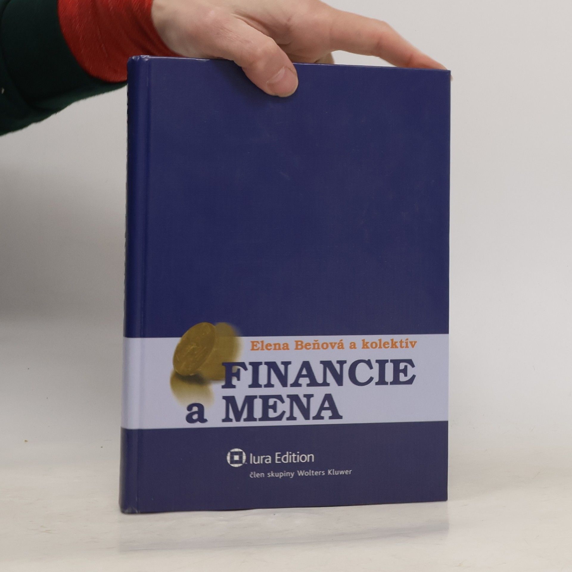 Elena Beňová Financie a mena