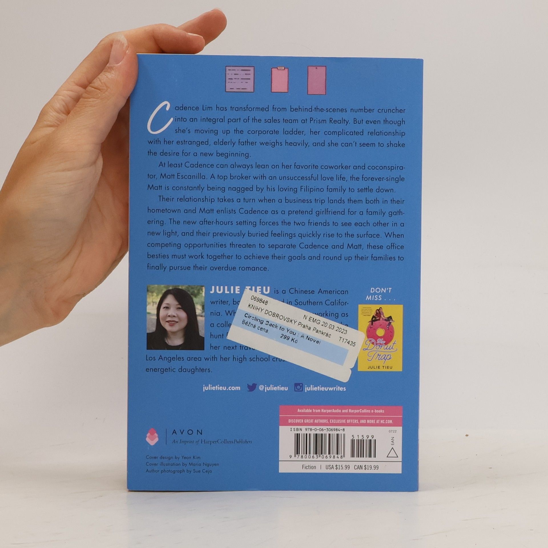 Julie Tieu Circling Back to You. A Novel