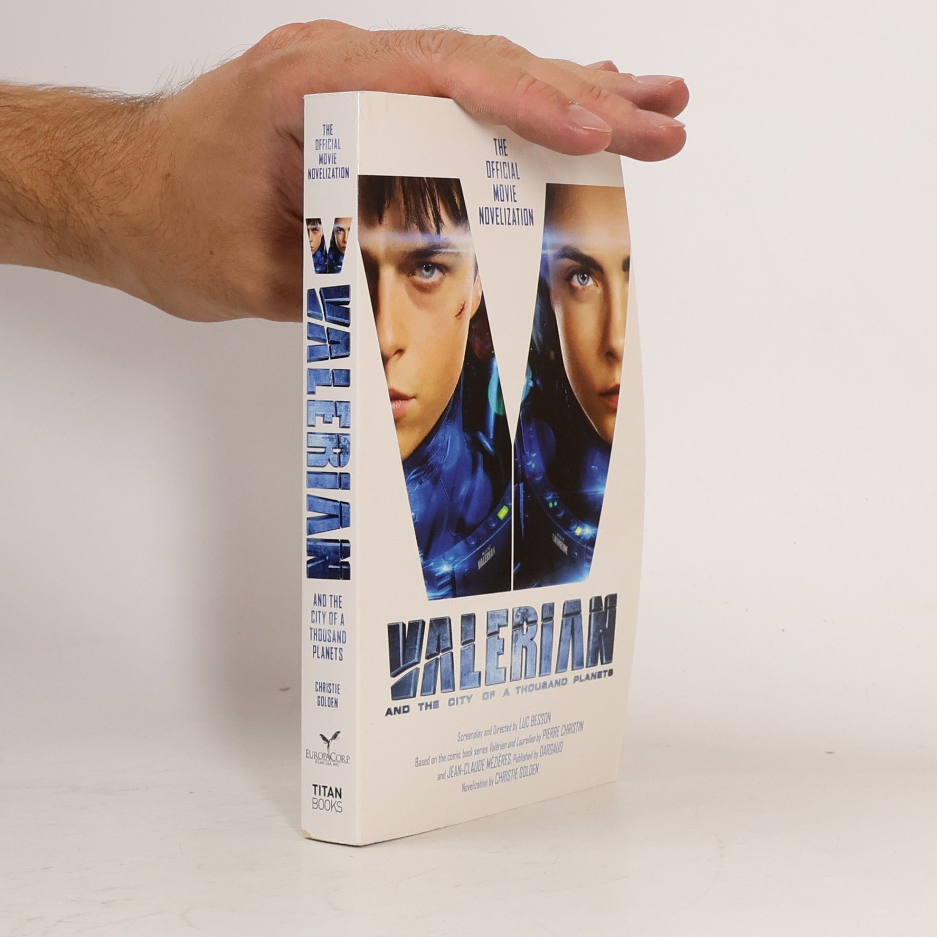 Christie Golden Valerian and the City of a Thousand Planets