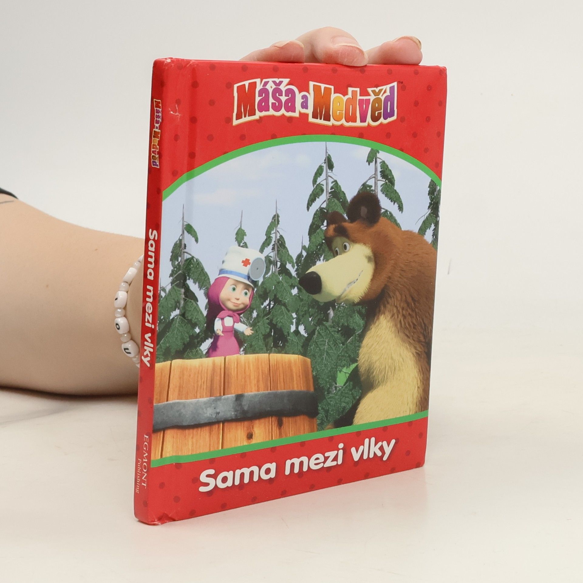 Il‘ja Trusov Máša a medvěd. Sama mezi vlky