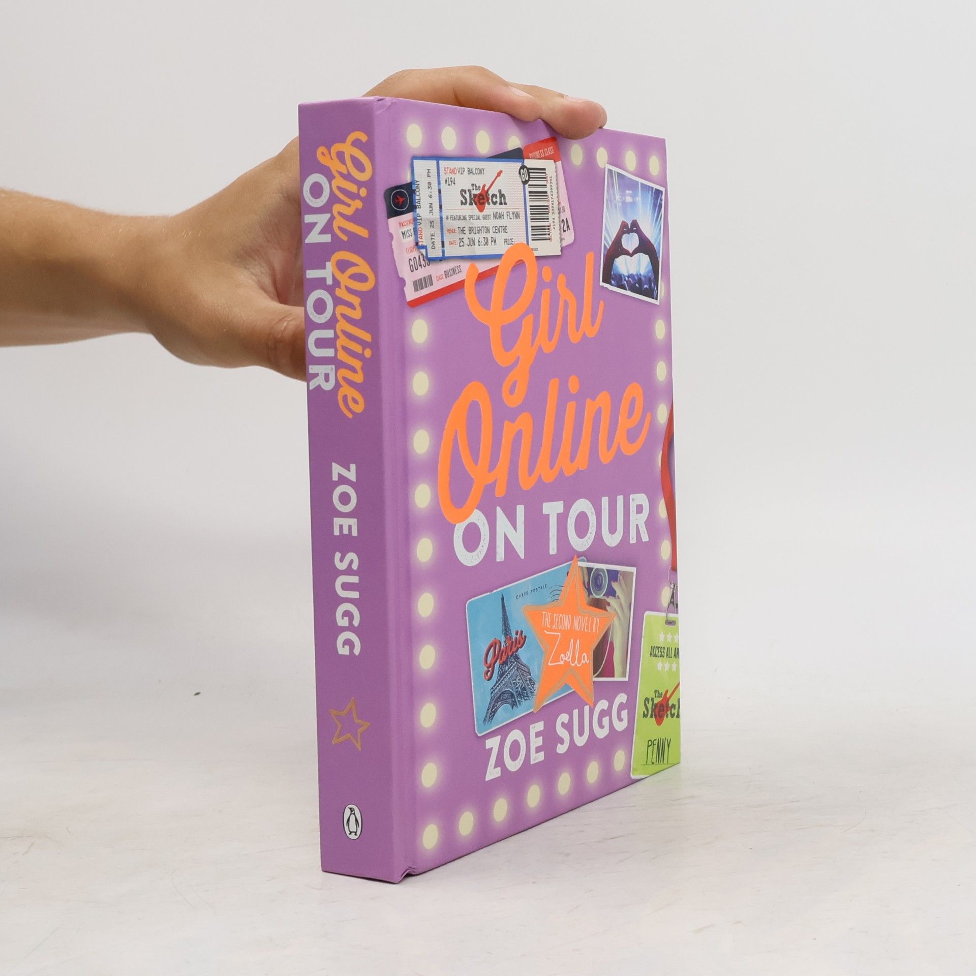 Zoe Sugg Girl online. On tour