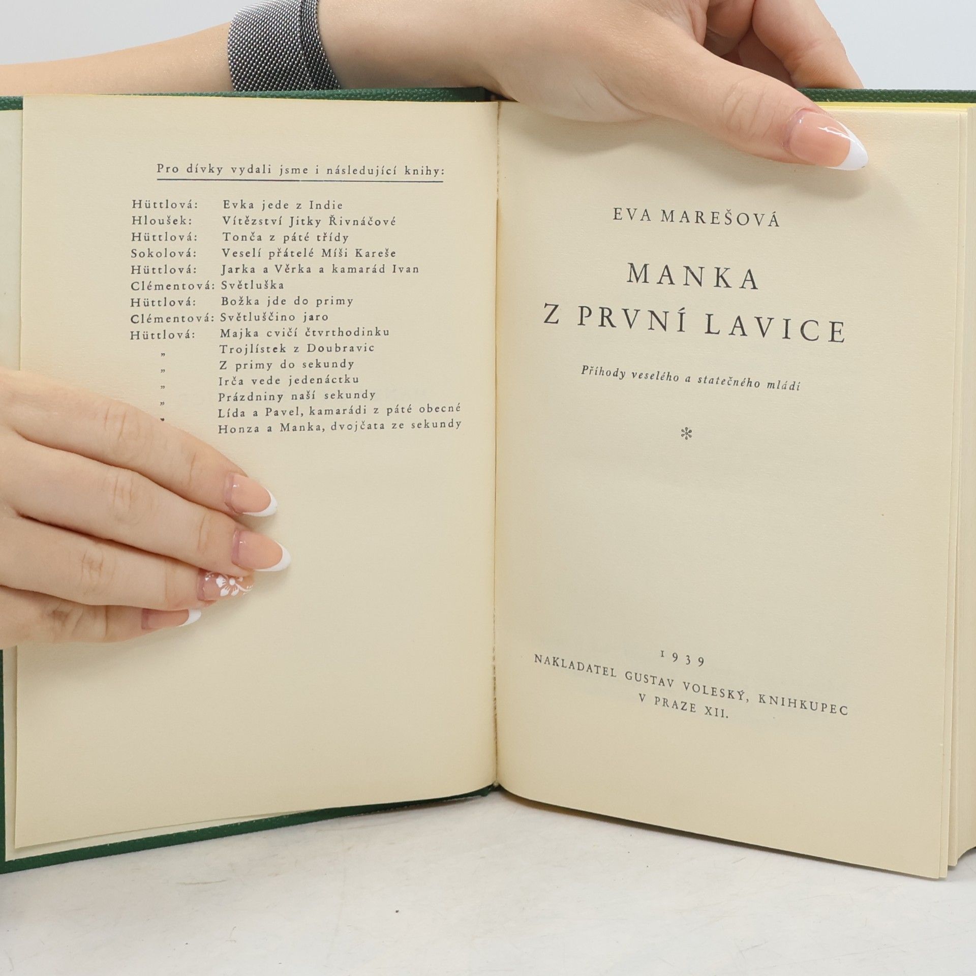 Eva Marešová Manka z první lavice. Příhody veselého a statečného mládí