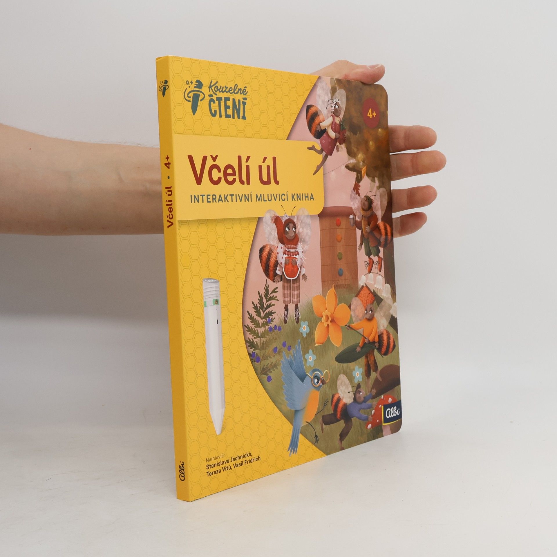 Kristýna Nezvedová Včelí úl