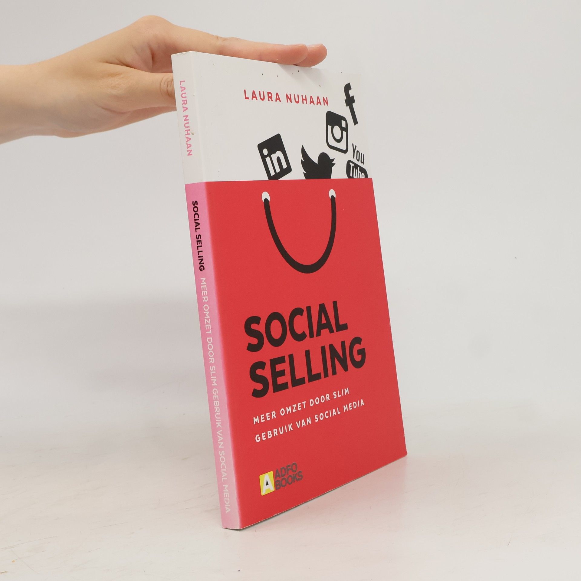 Laura Nuhaan Social Selling