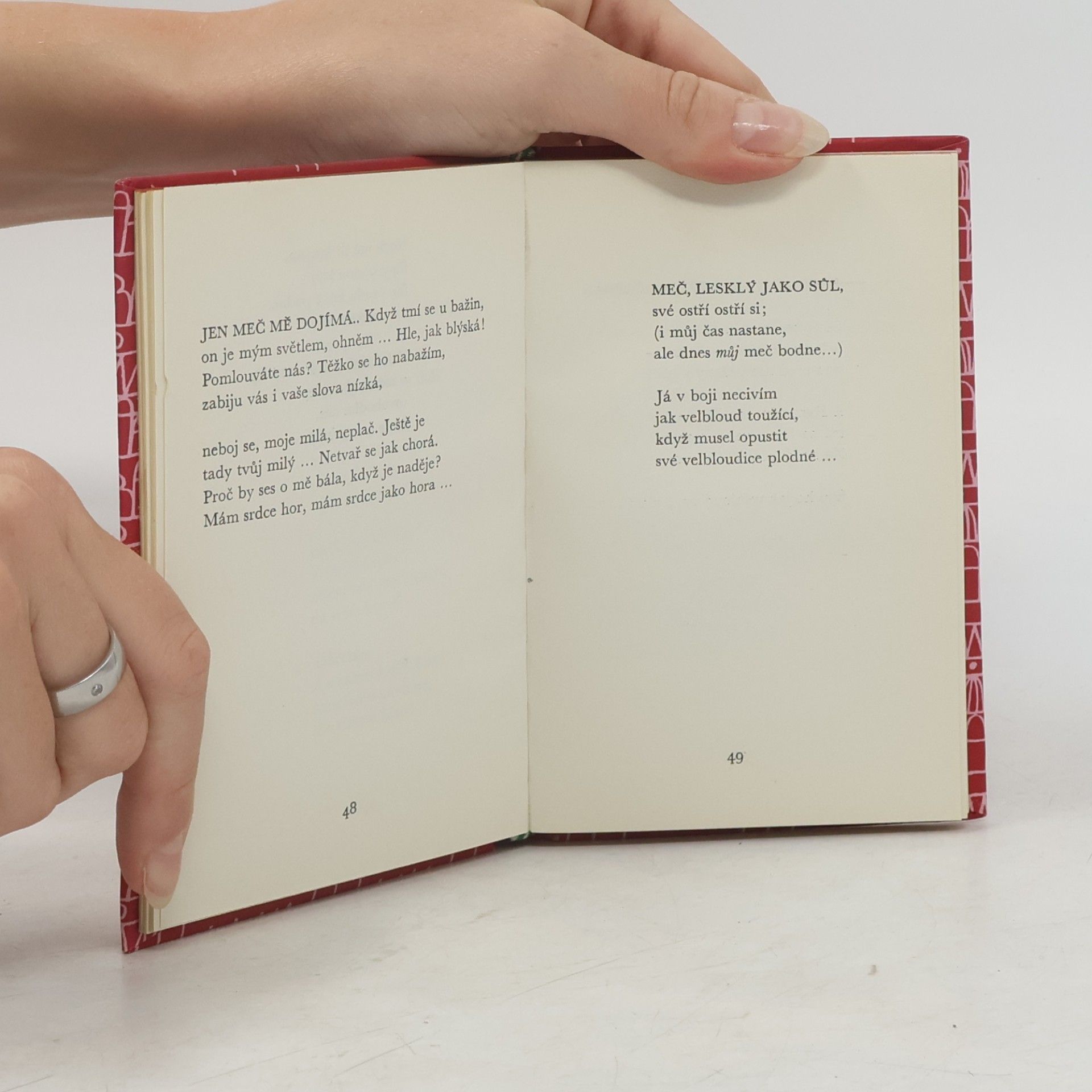 Karel Petráček Džbán žízně. Stará arabská poezie