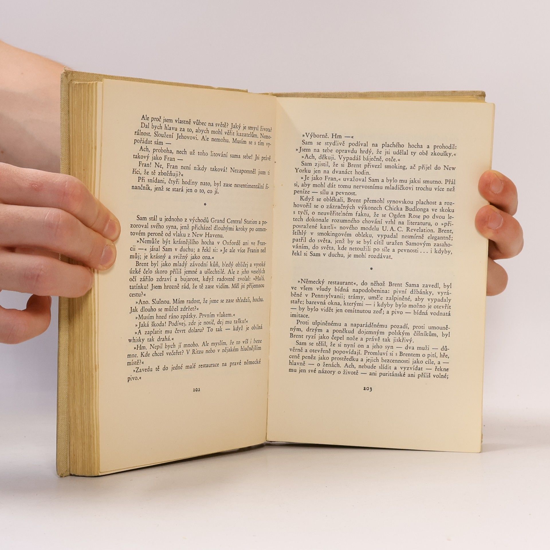 Sinclair Lewis Továrník Dodsworth