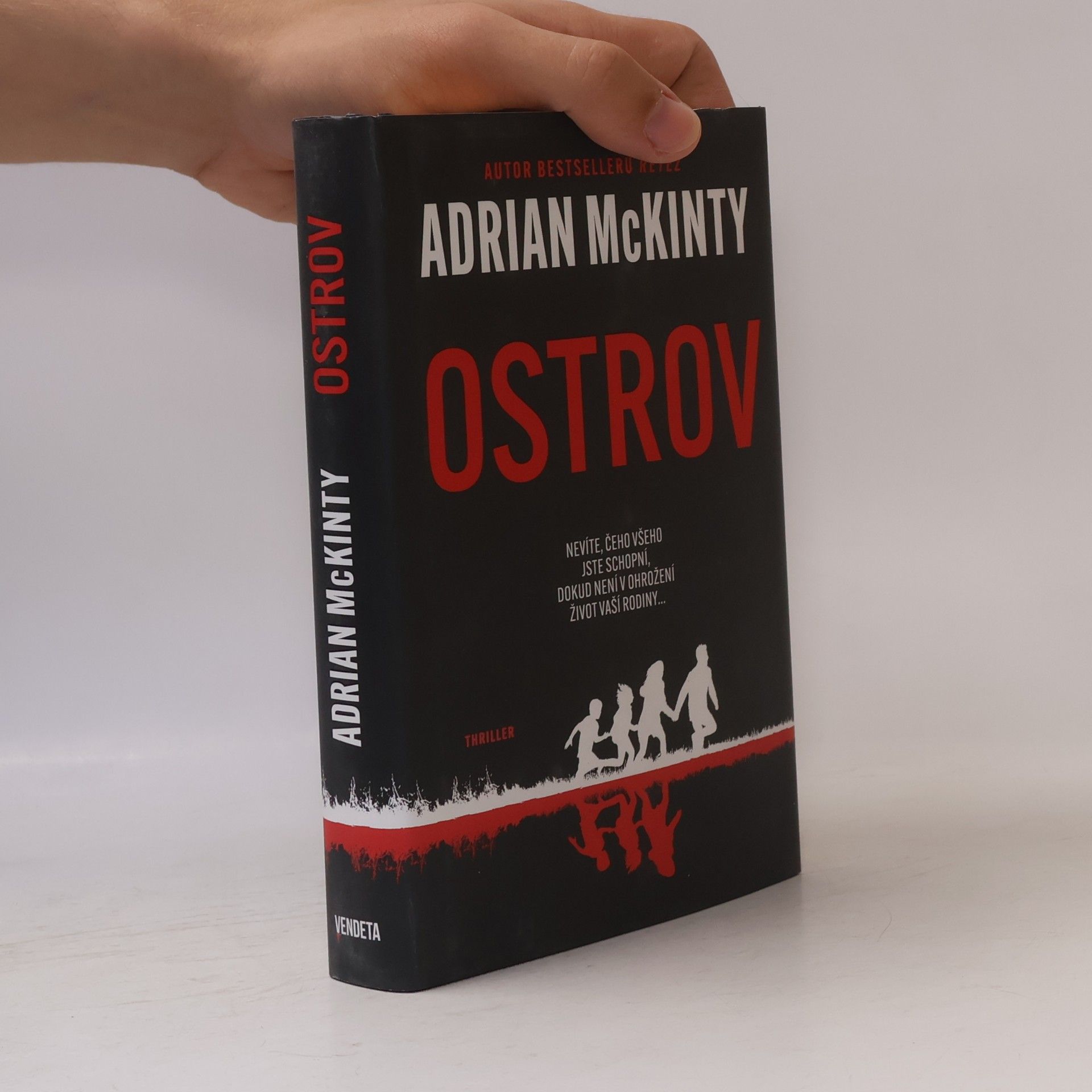 Adrian McKinty Ostrov