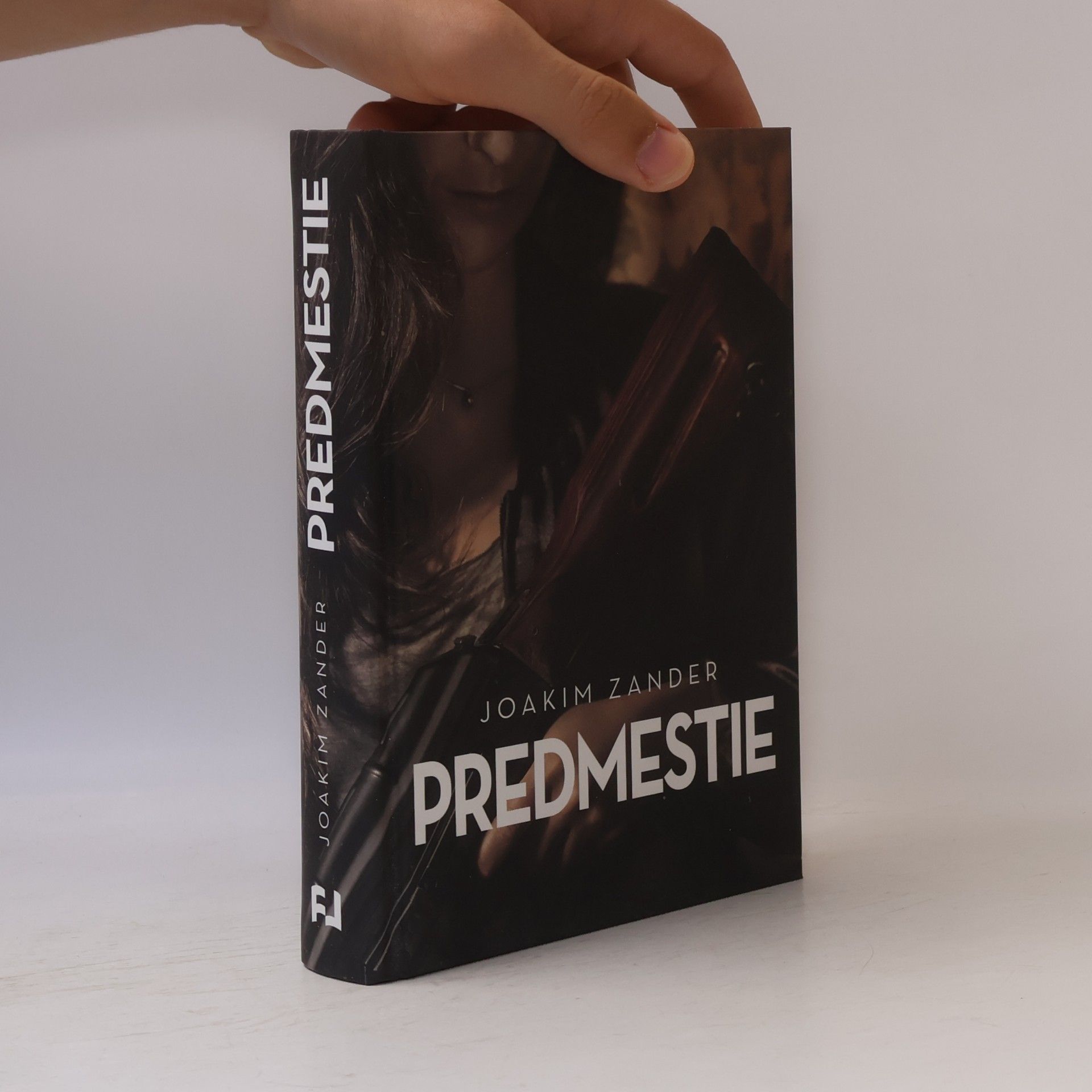 Joakim Zander Predmestie