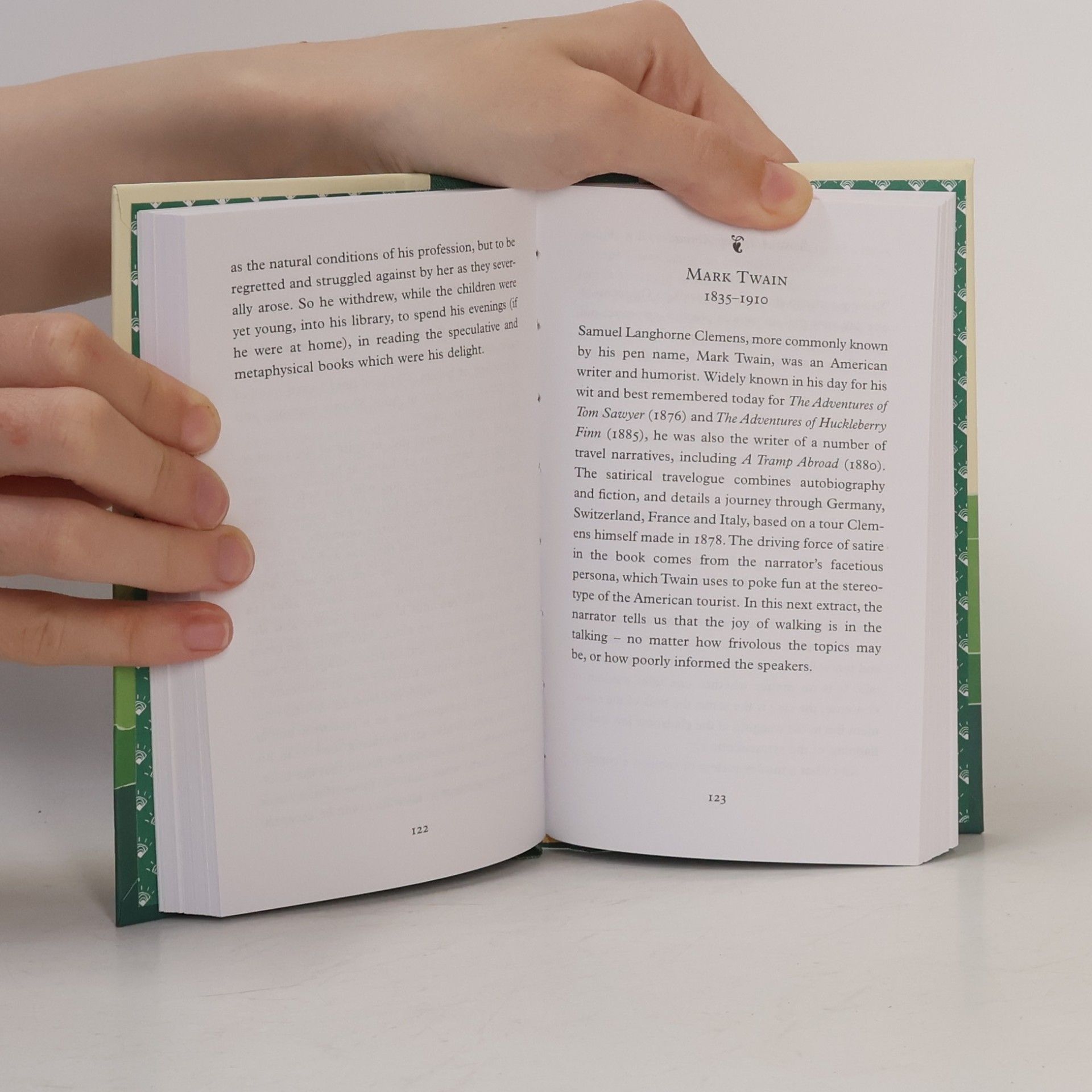 Suzy Cripps Macmillan Collector's Library - 255: The Joy of Walking