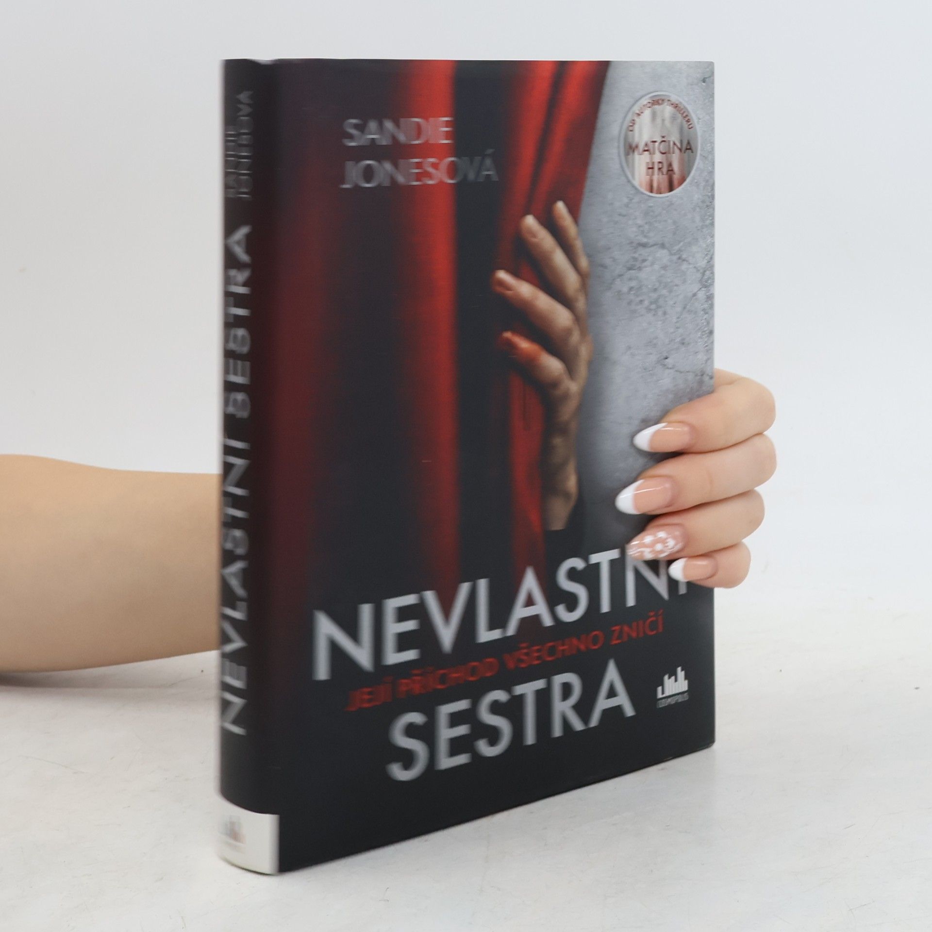 Sandie Jones Nevlastní sestra
