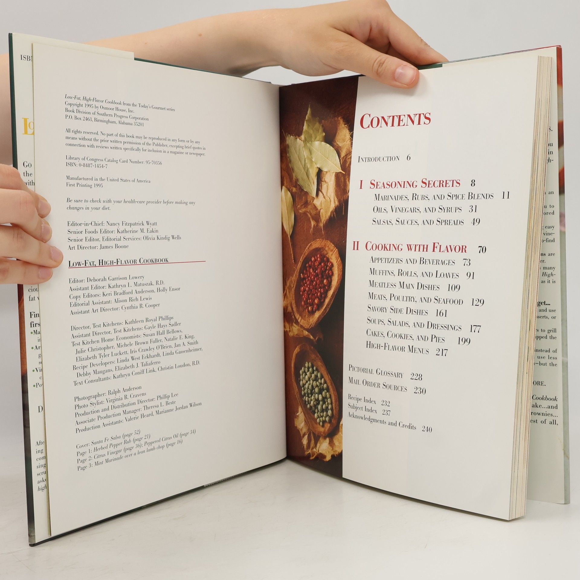 Leisure Arts Inc. Low-Fat, High-Flavor Cookbook