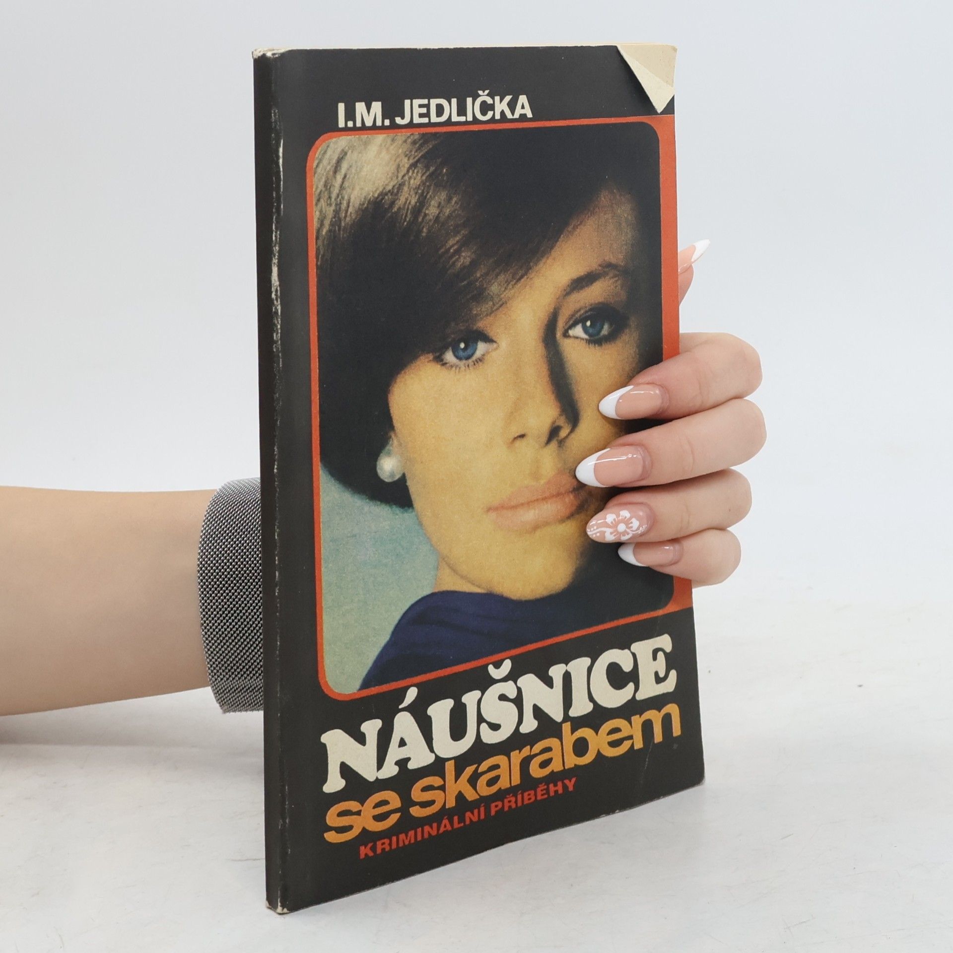 Ivan Milan Jedlička Náušnice se skarabem