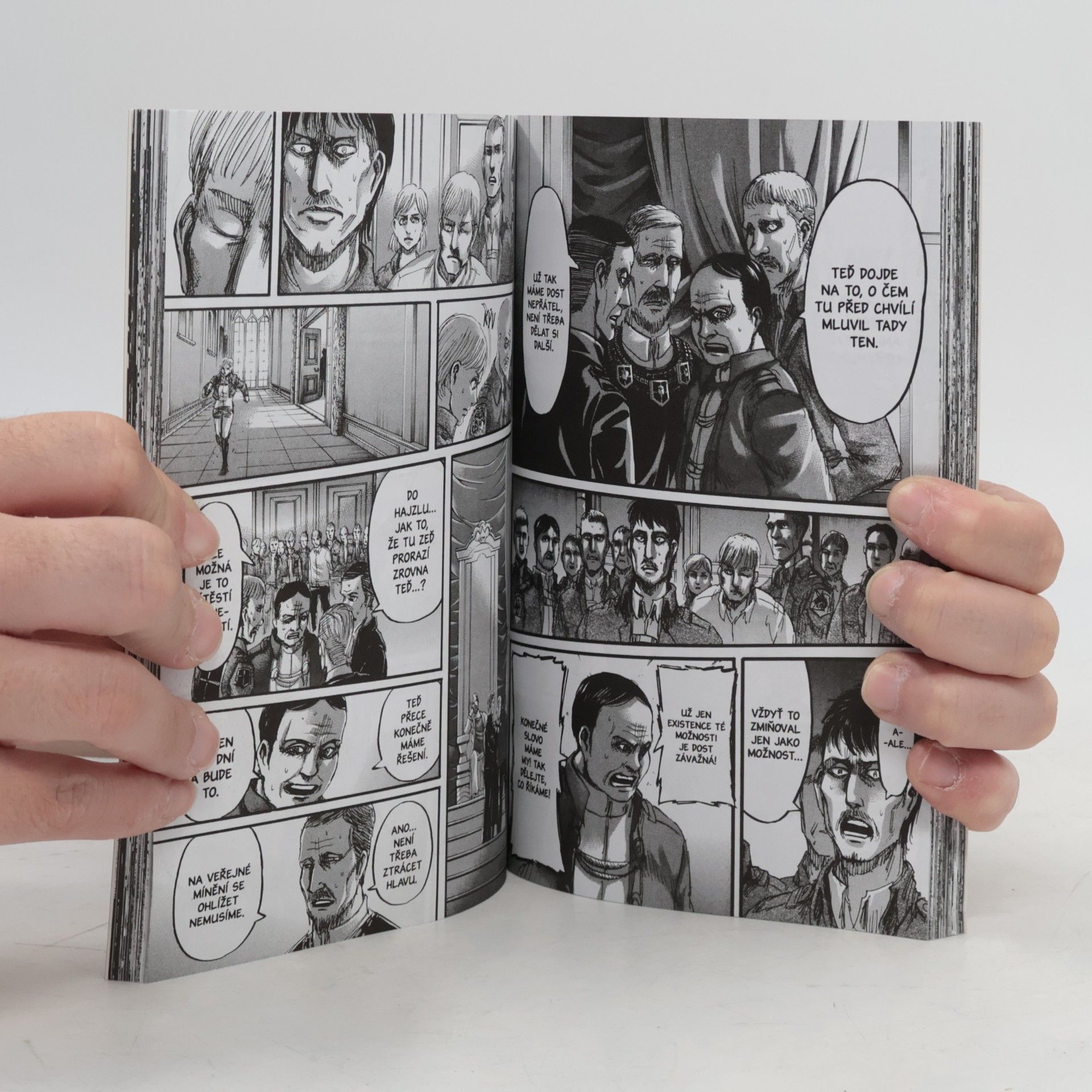 Hajime Isayama Útok titánů 15