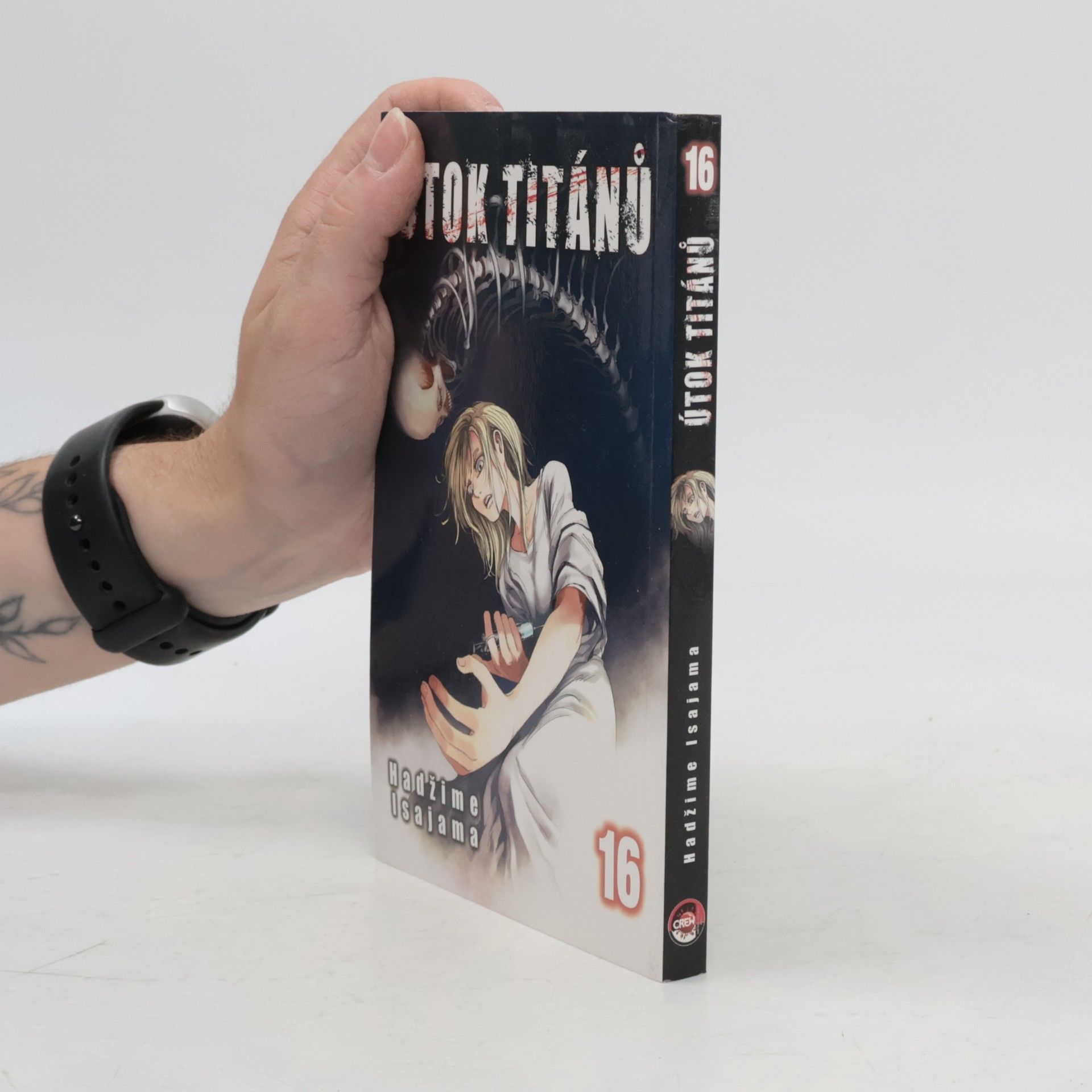 Hajime Isayama Útok titánů 16