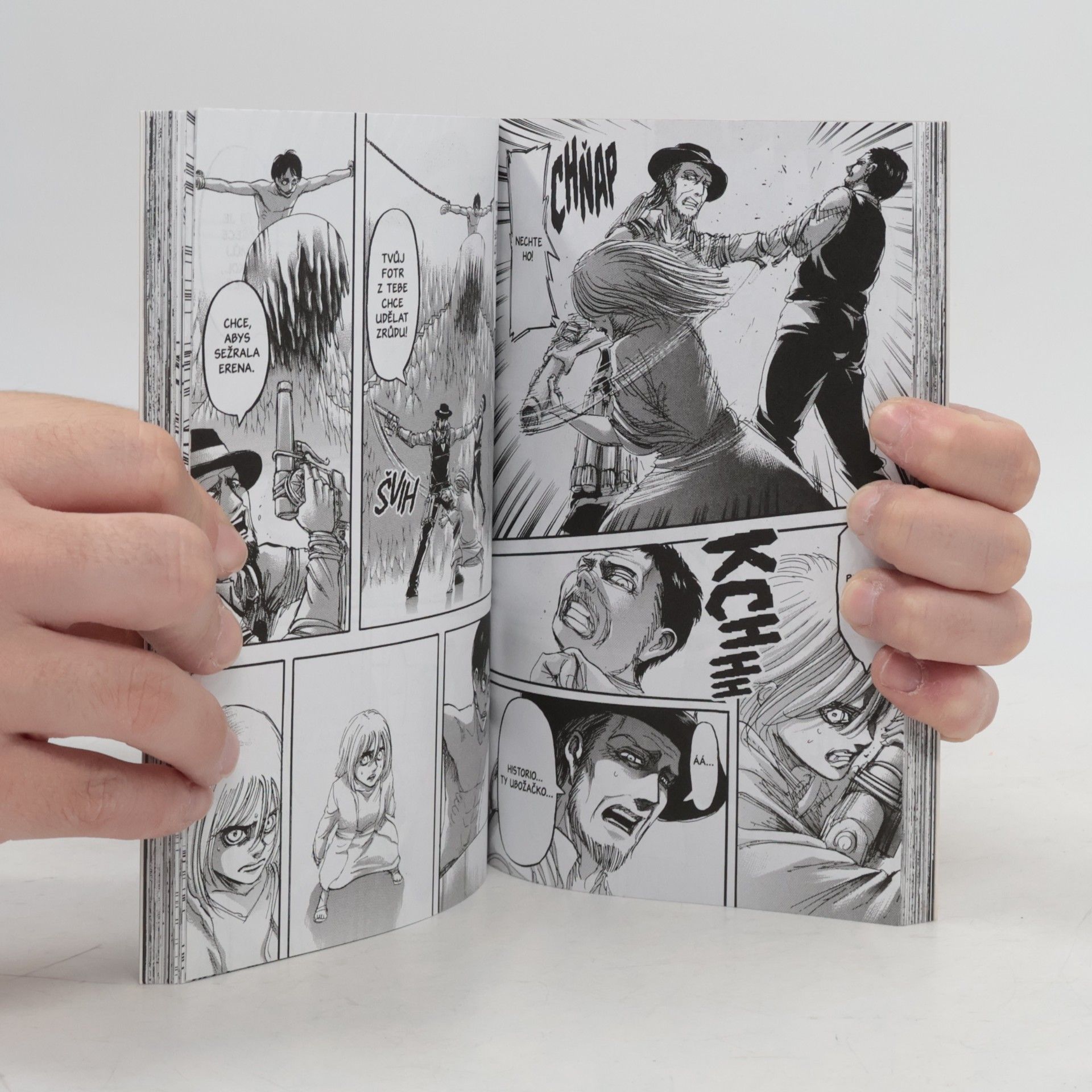 Hajime Isayama Útok titánů 16