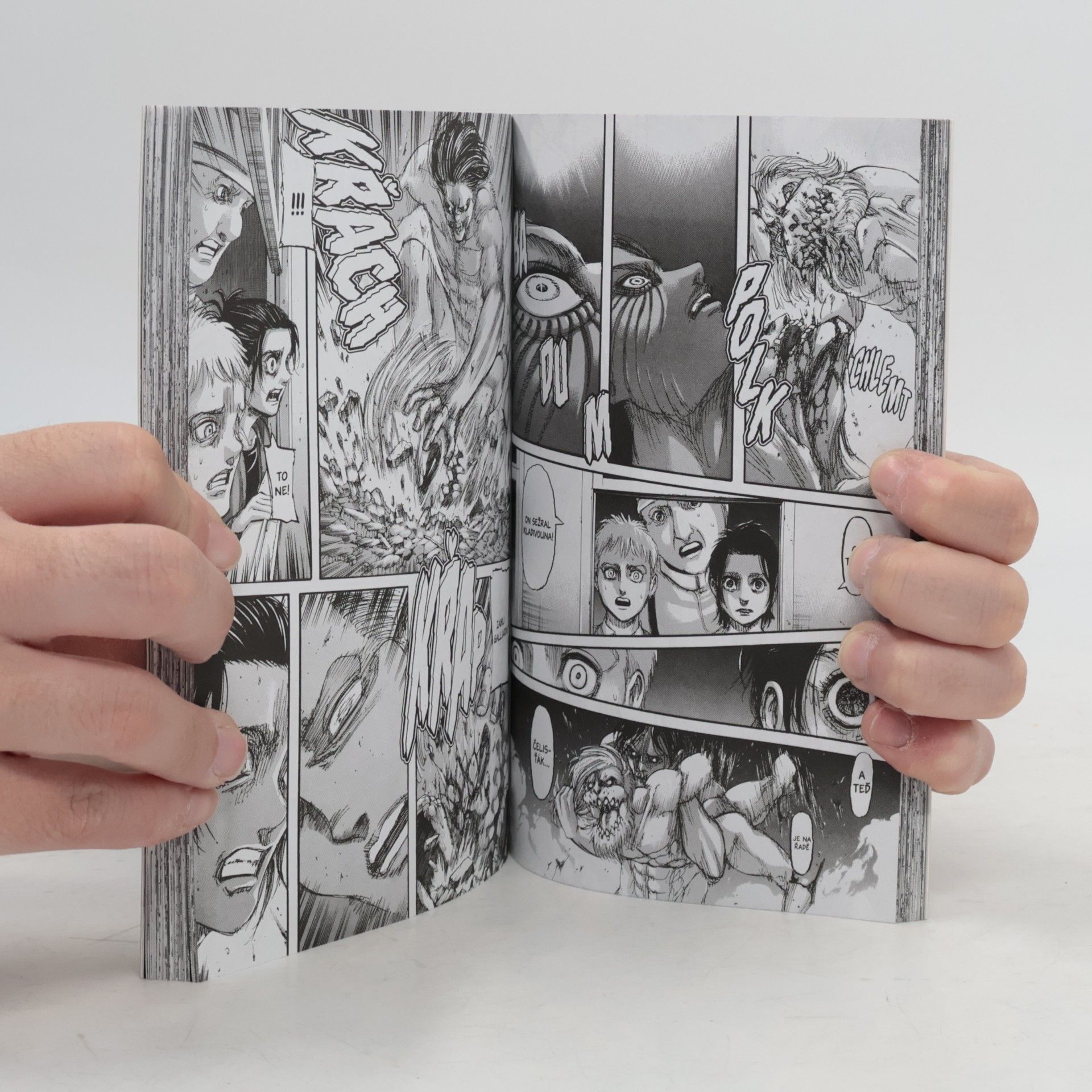 Hajime Isayama Útok titánů 26
