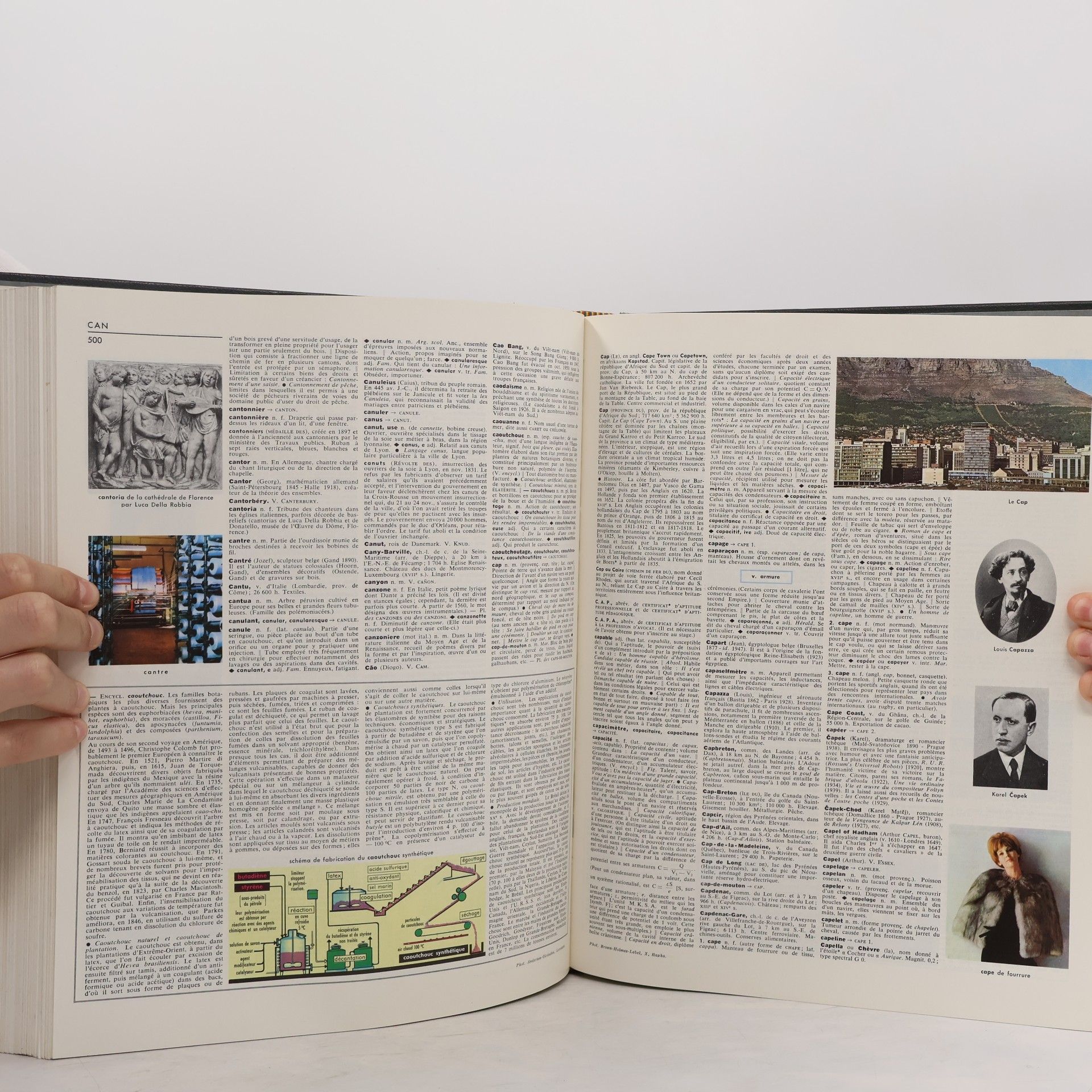 Autorenkollektiv Larousse trois volumes en couleurs 1
