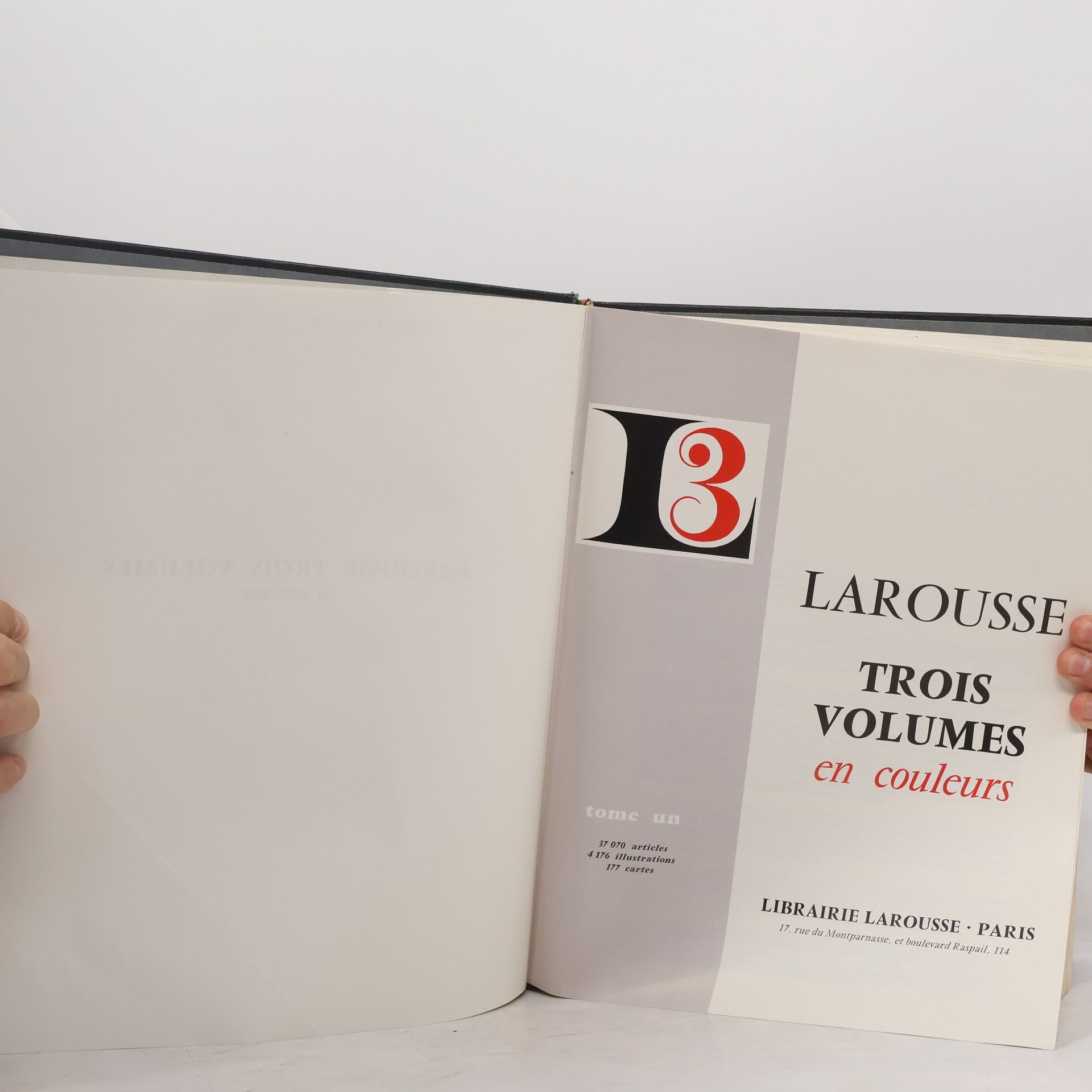 Autorenkollektiv Larousse trois volumes en couleurs 1