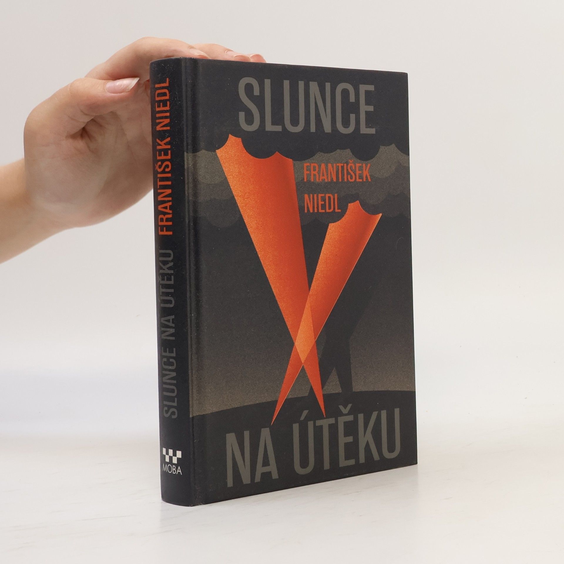 František Niedl Slunce na útěku