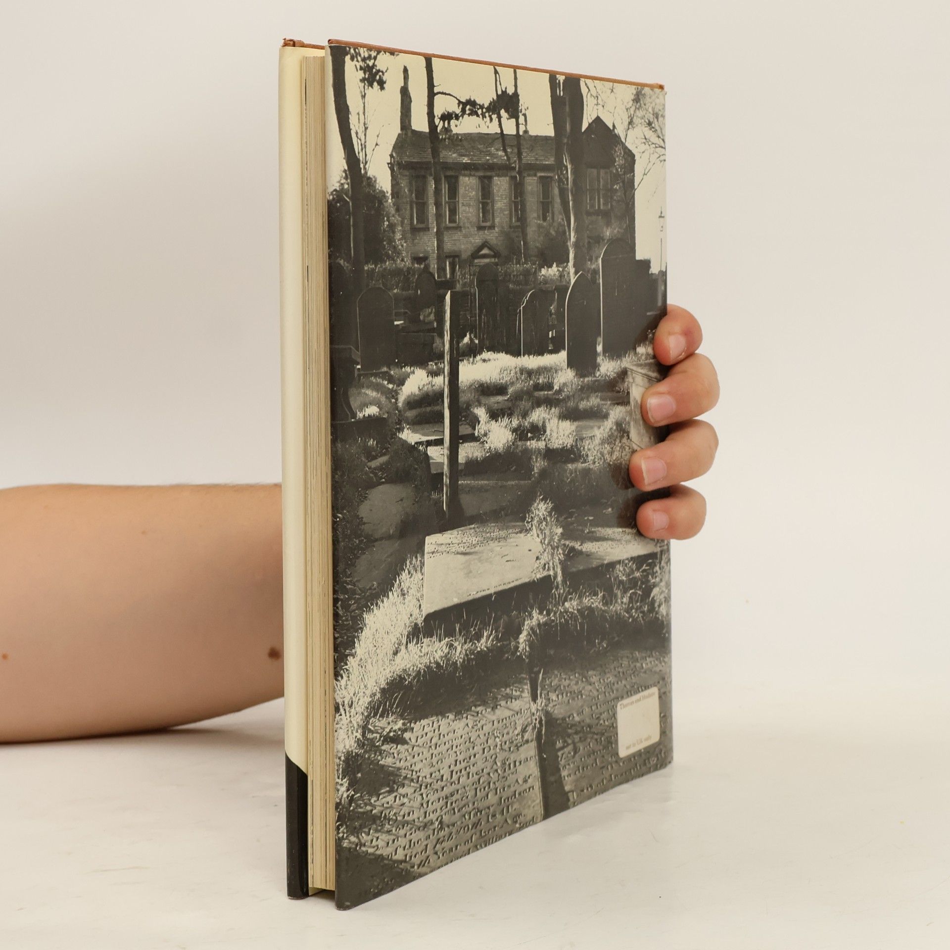 Phyllis Eleanor Bentley The Brontës and Their World