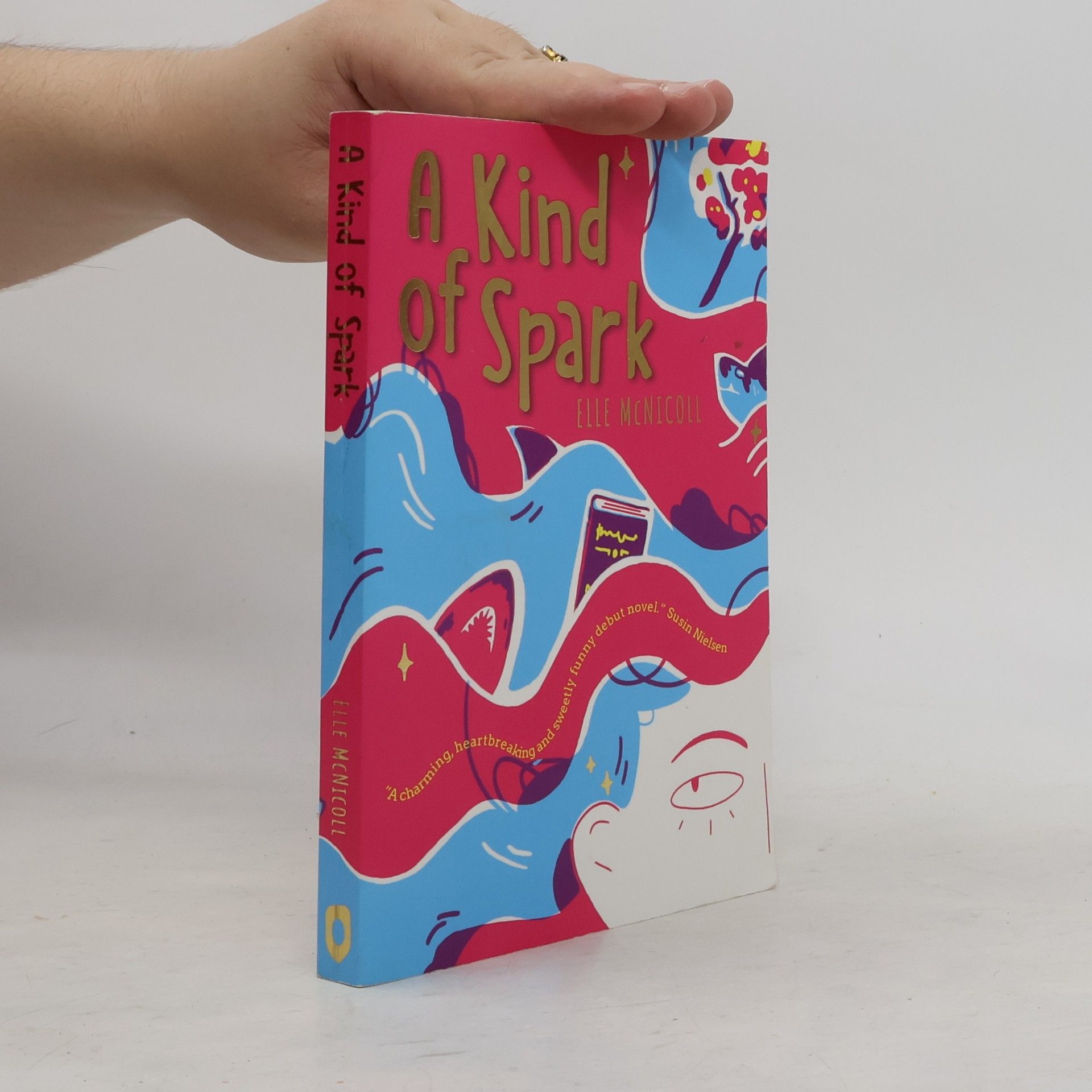 Elle McNicoll A Kind of Spark