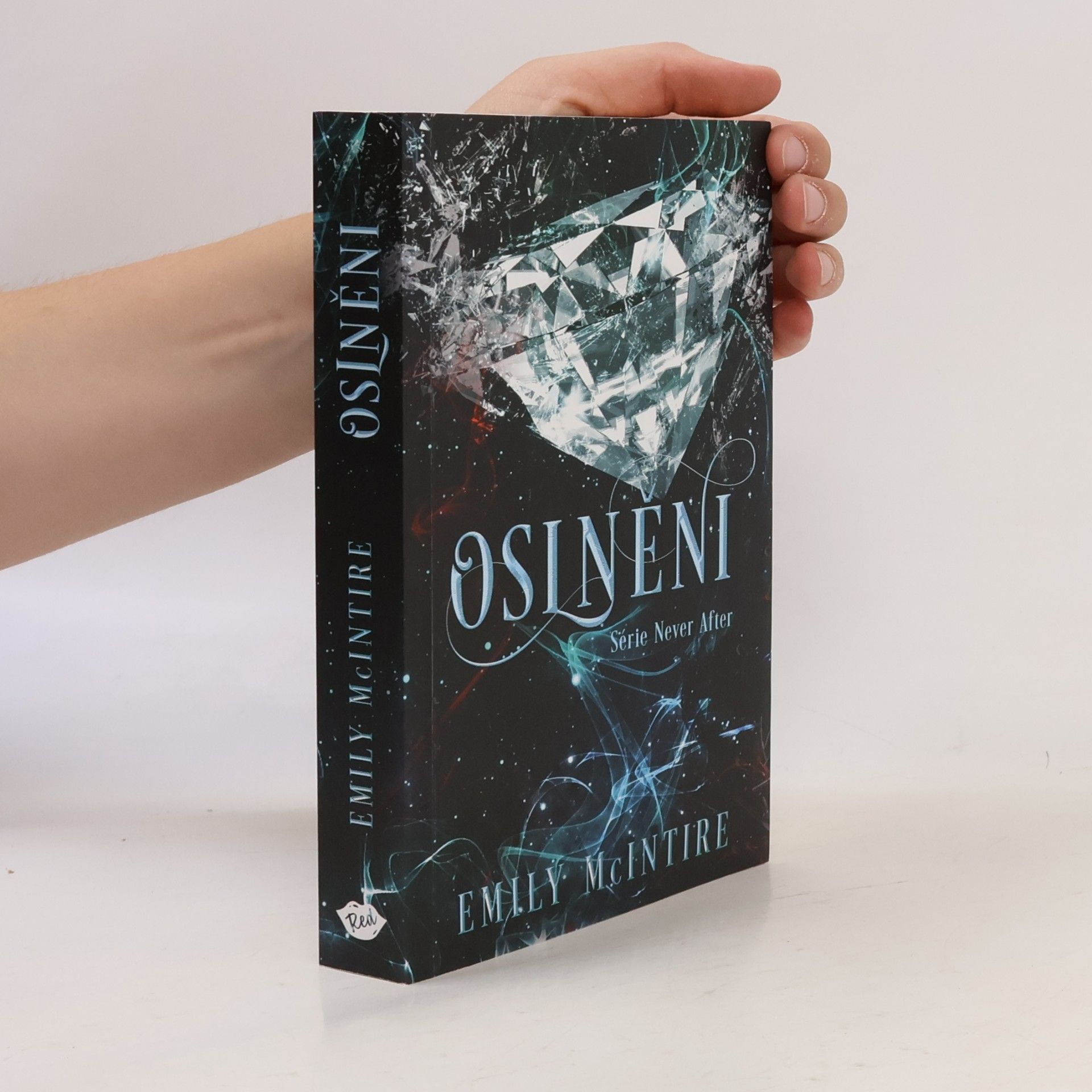 Emily McIntire Oslněni