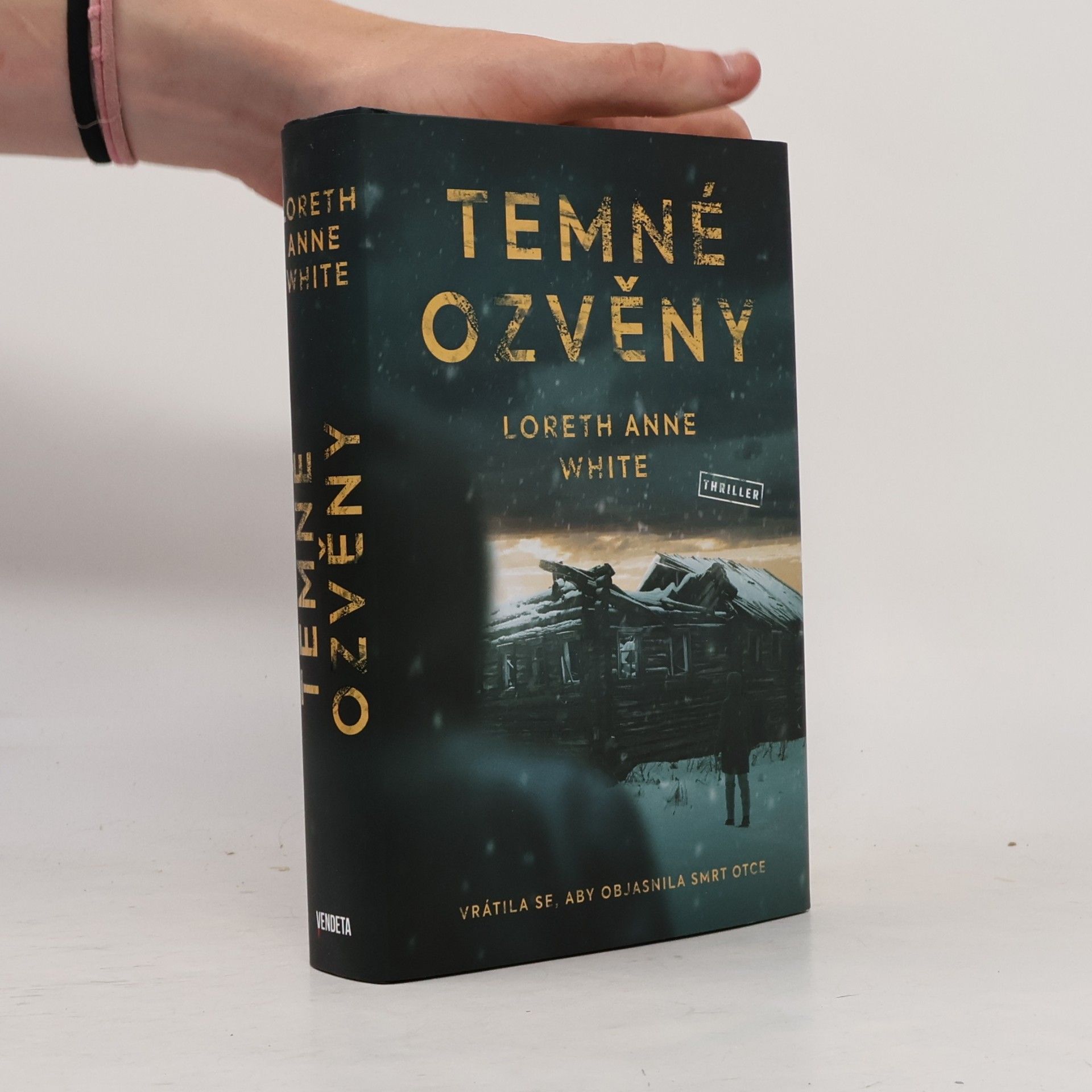 Loreth Anne White Temné ozvěny