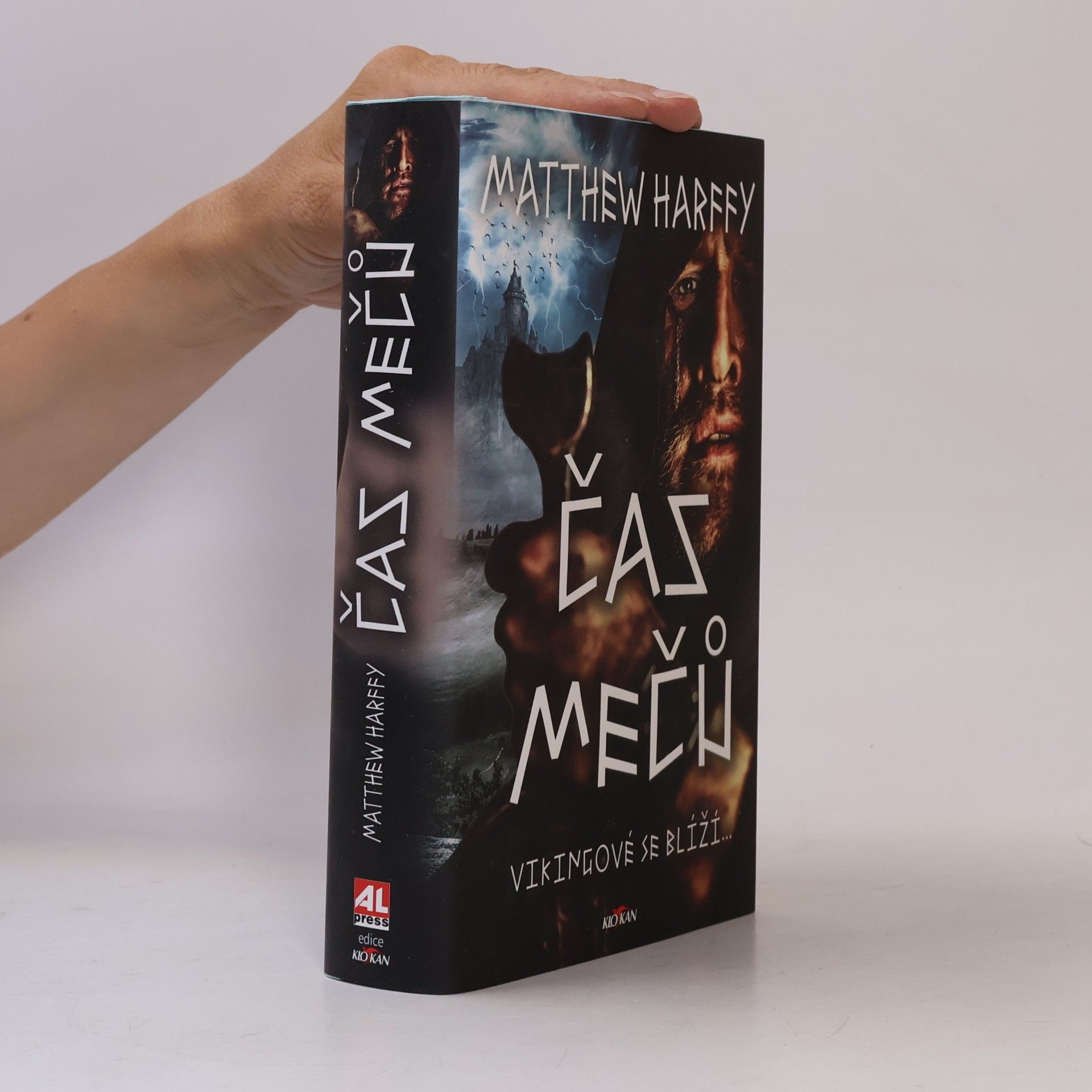 Matthew Harffy Čas mečů : Vikingové se blíží...