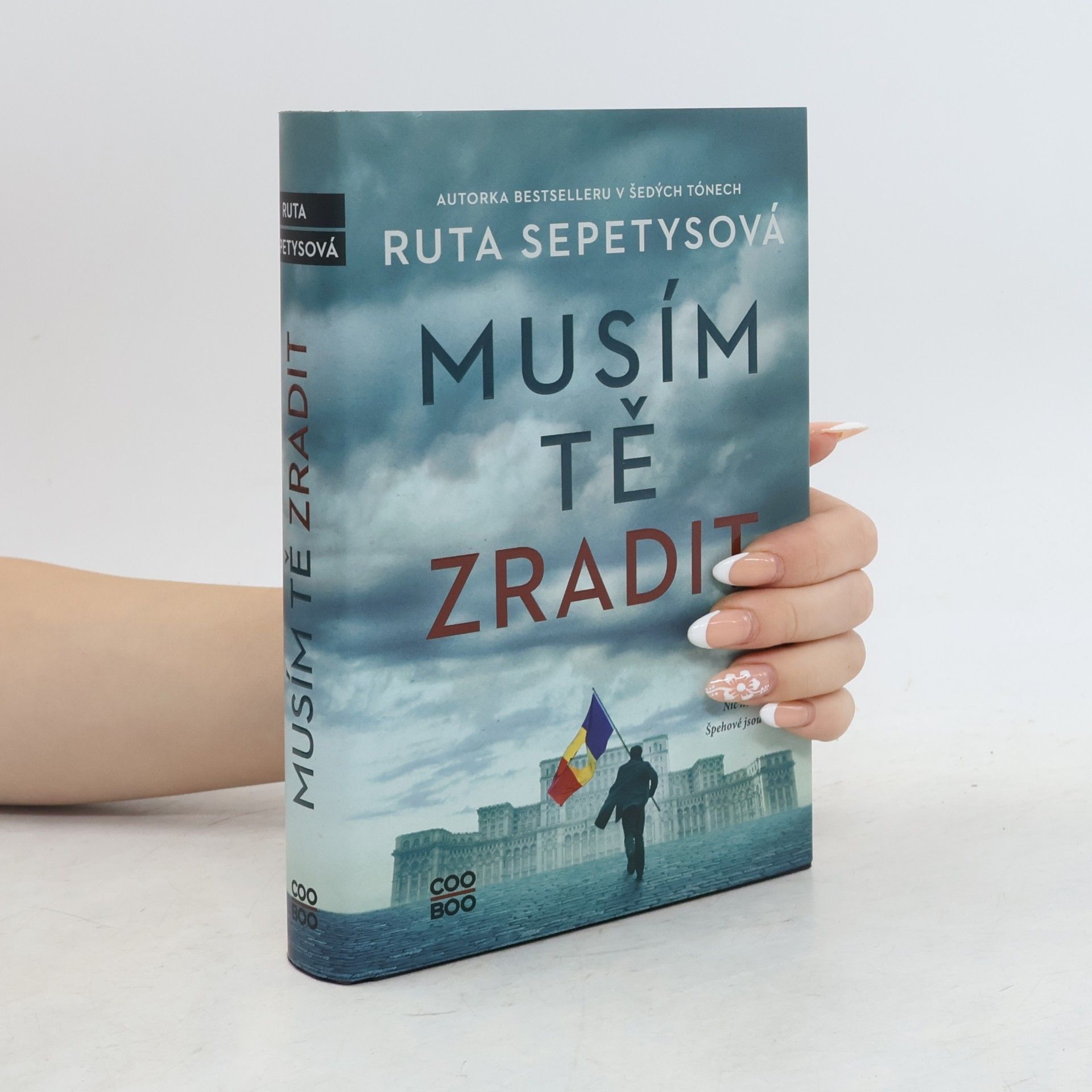 Ruta Sepetys Musím tě zradit