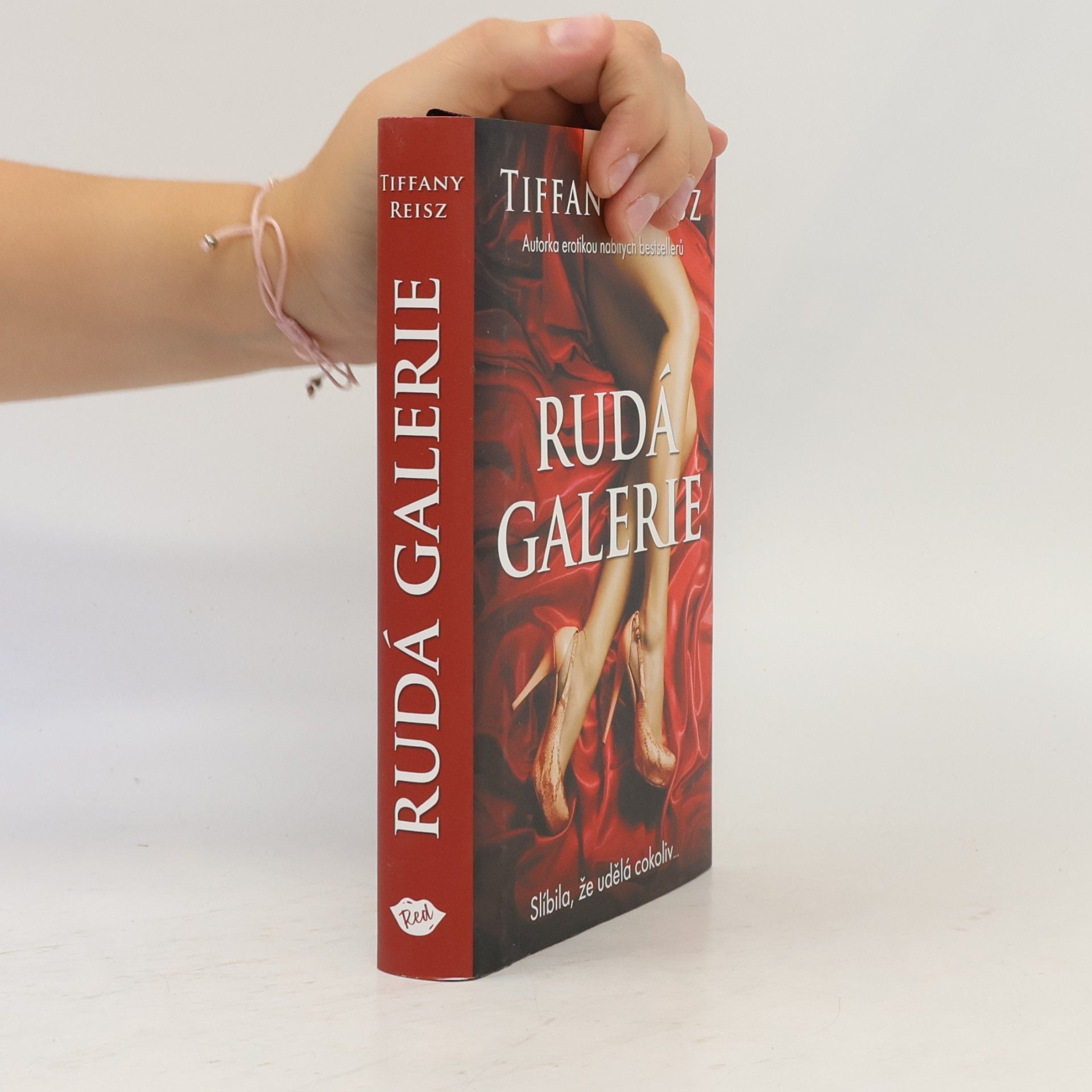 Tiffany Reisz Rudá galerie