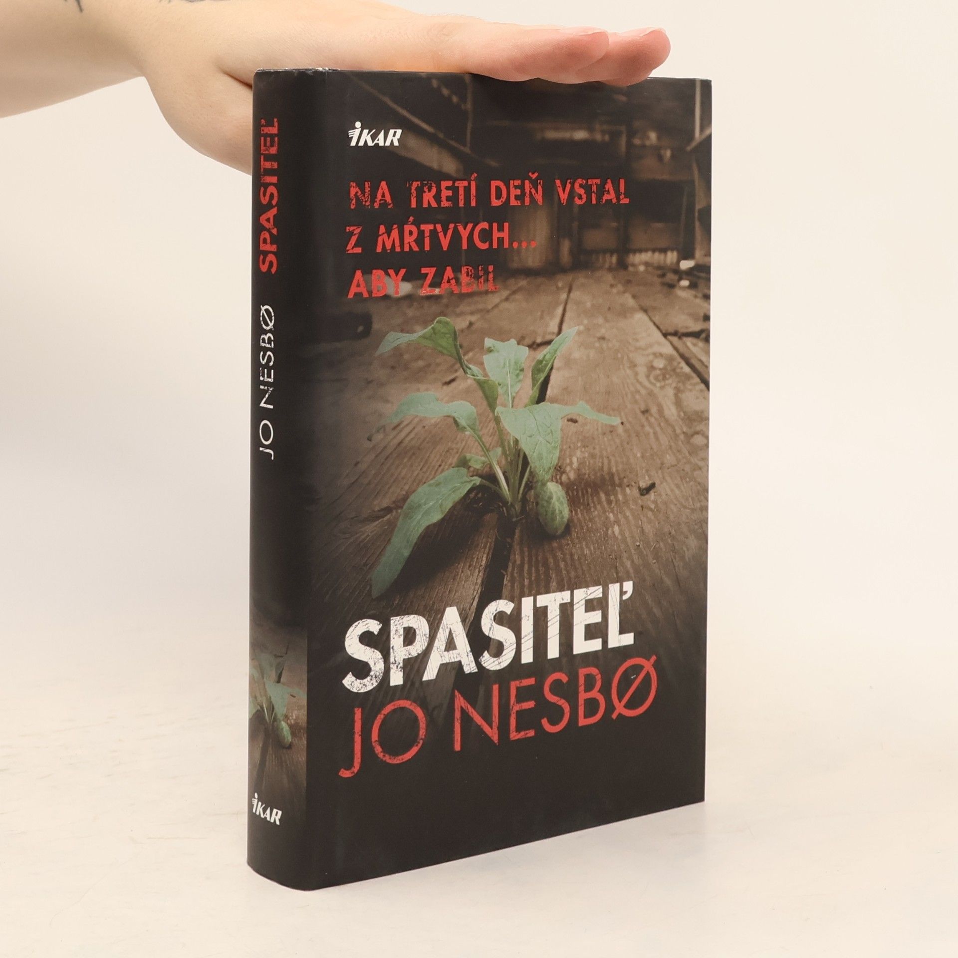 Jo Nesbø Spasitel'